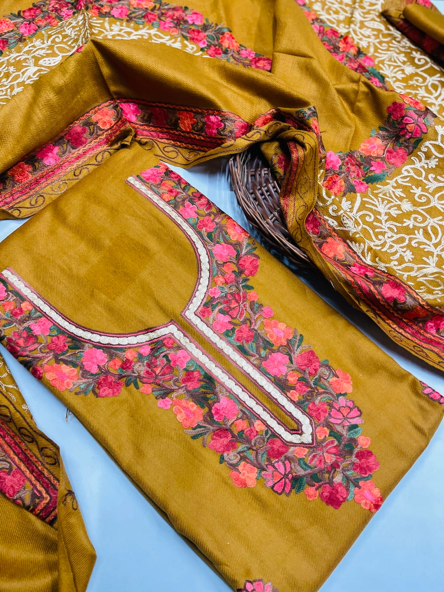 Kashmiri 🥶 winter pure suit (💯%handmade )