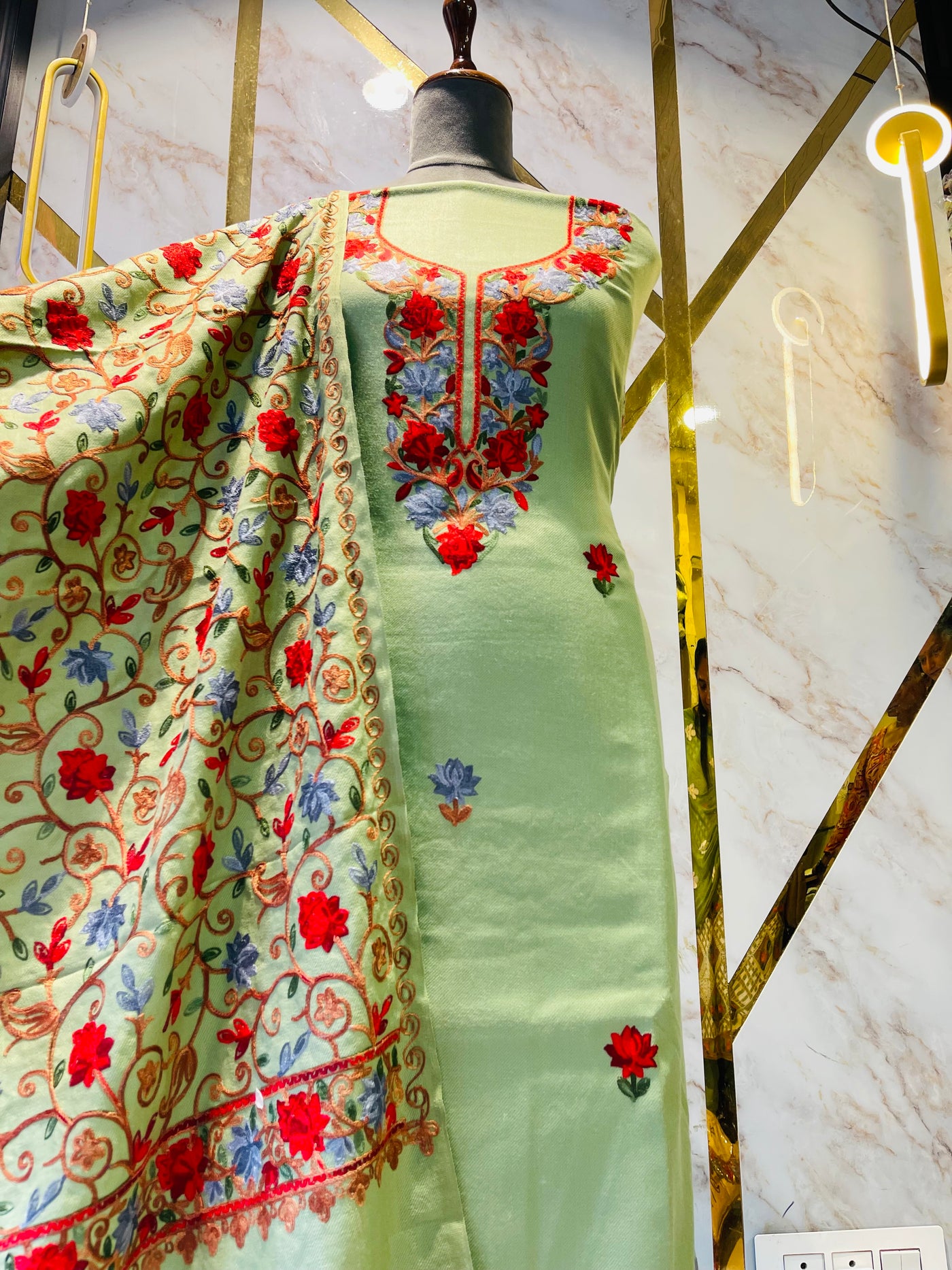 Kashmiri 🥶 winter pure suit (💯%handmade)