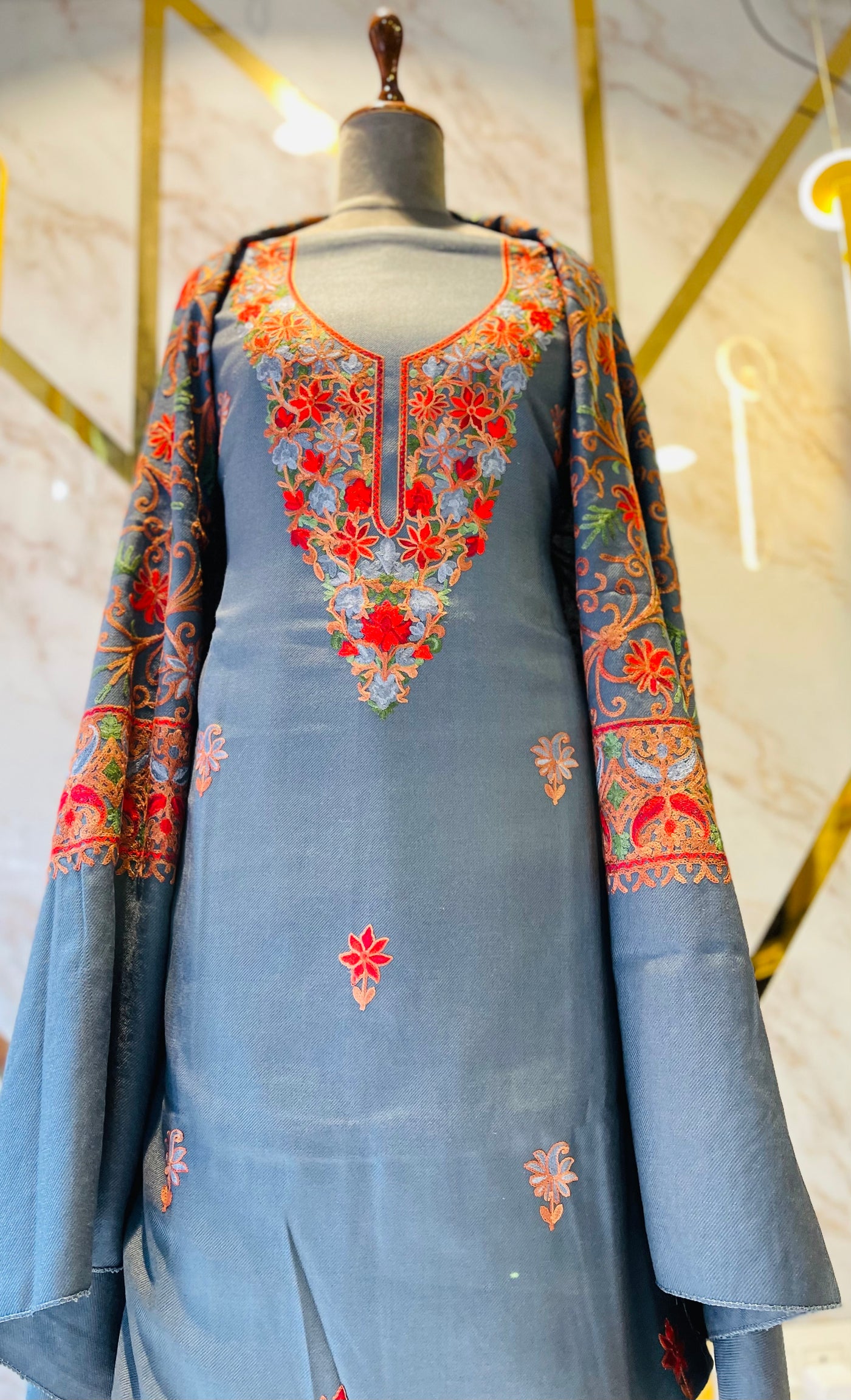 Kashmiri 🥶 winter pure suit (💯%handmade)