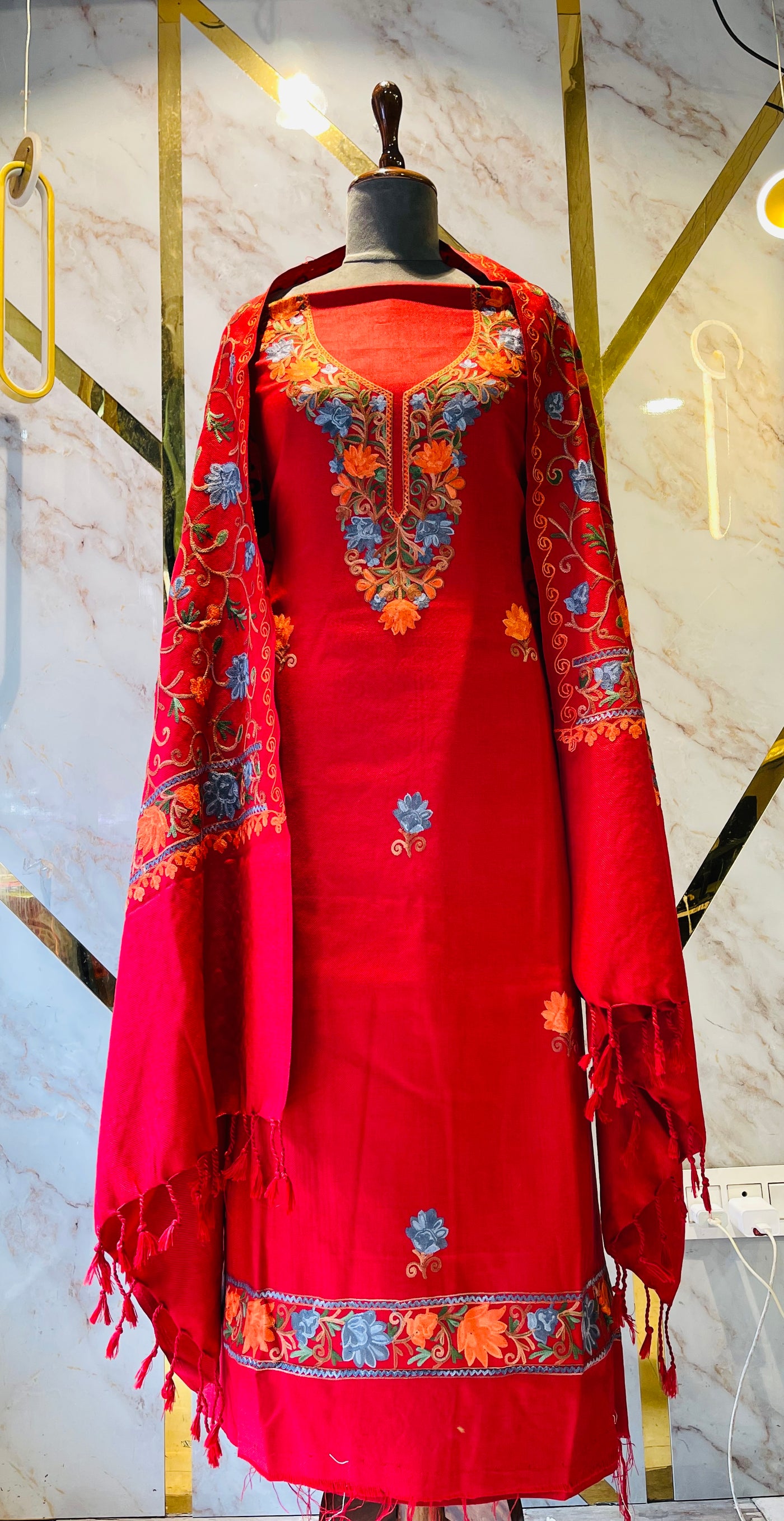 Kashmiri 🥶 winter pure suit (💯%handmade)