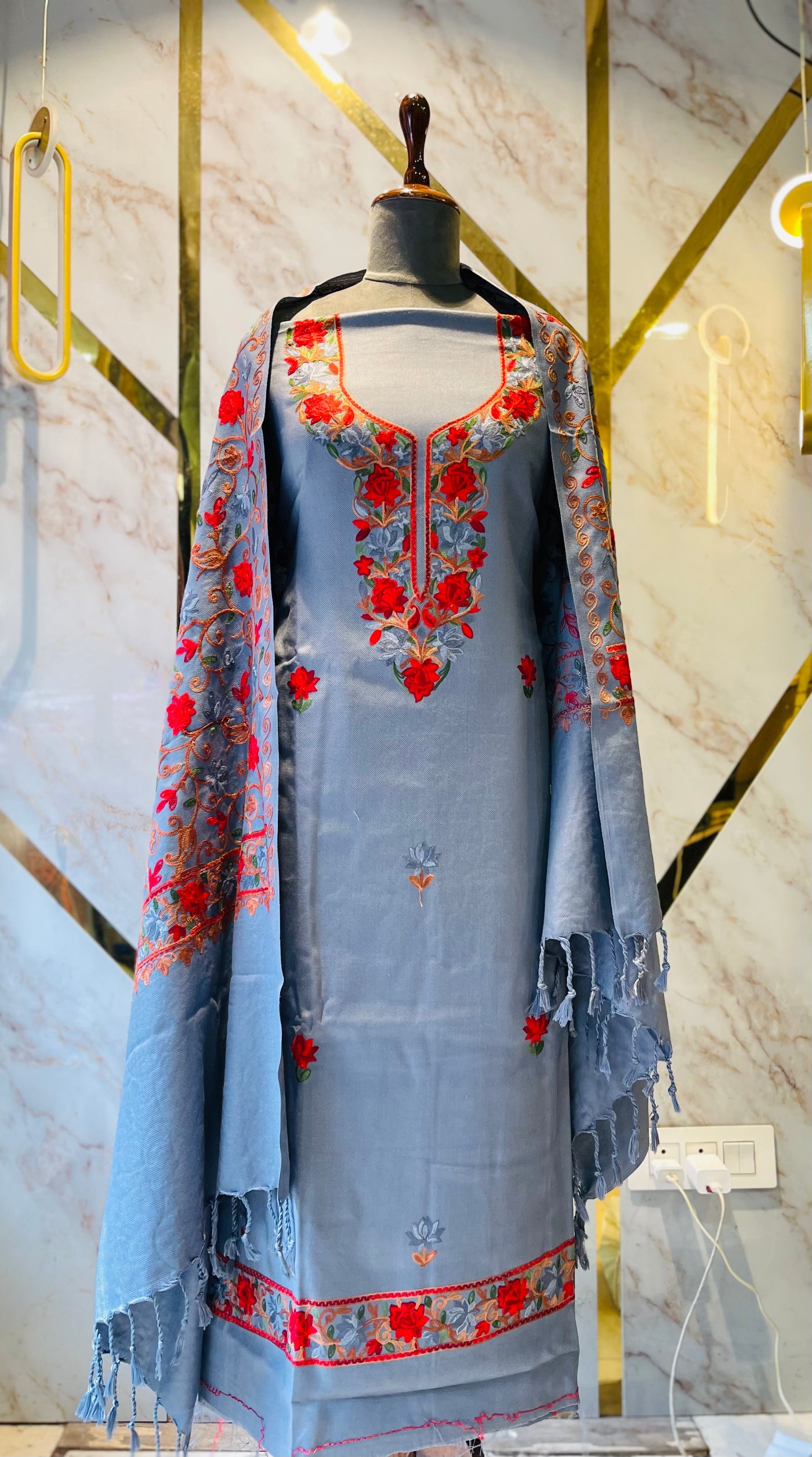 Kashmiri 🥶 winter pure suit (💯%handmade)