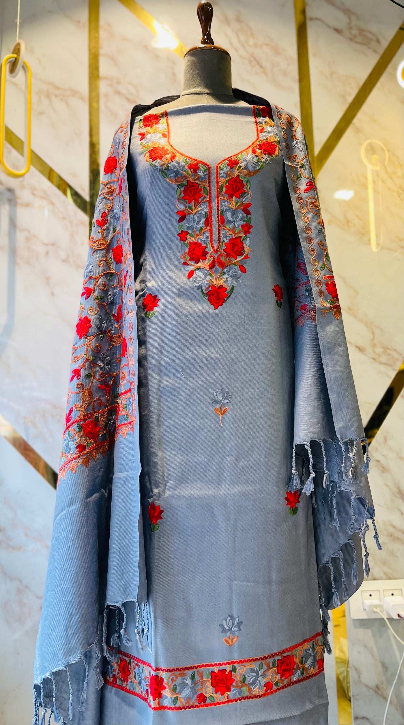 Kashmiri 🥶 winter pure suit (💯%handmade)