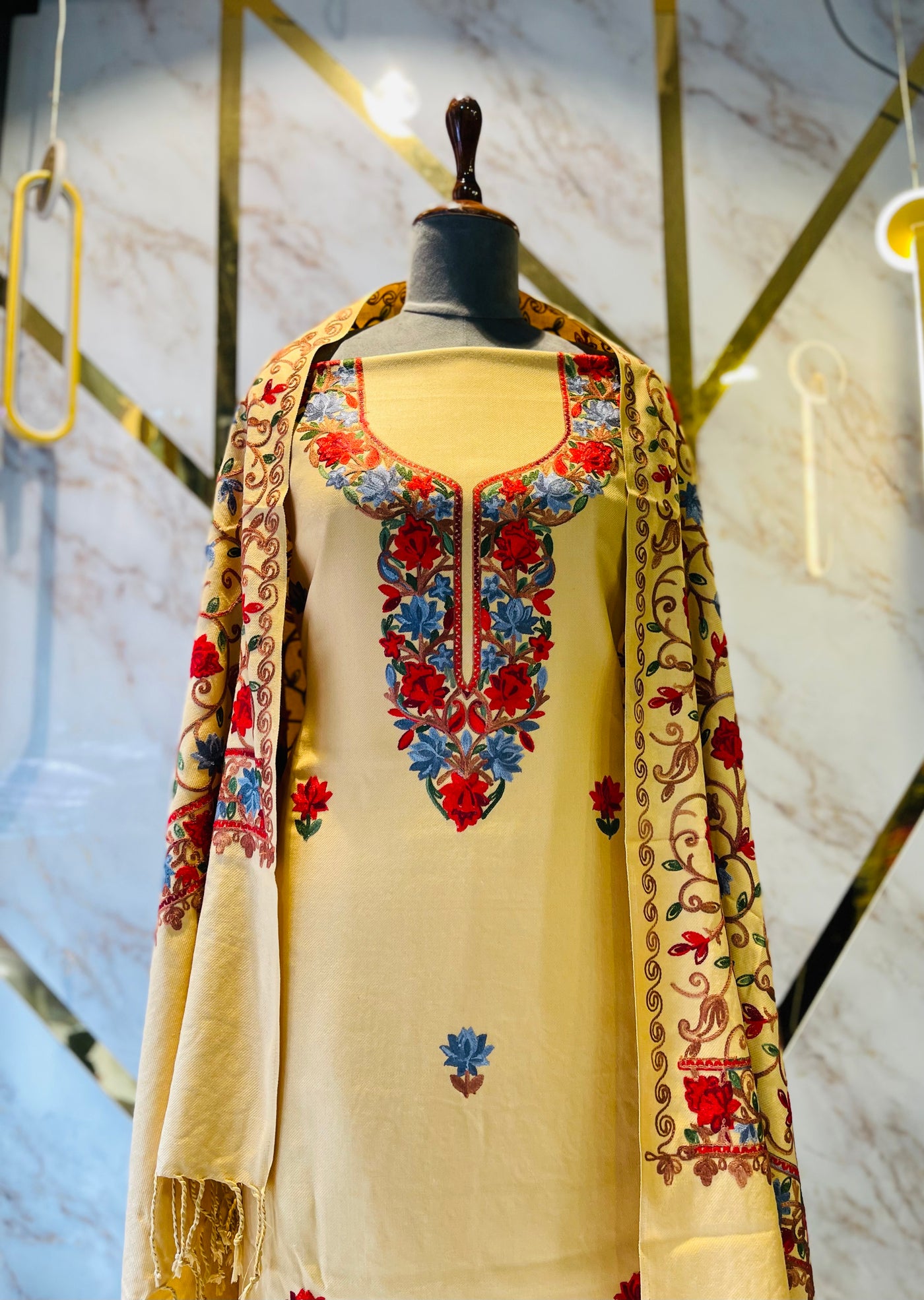 Kashmiri 🥶 winter pure suit (💯%handmade)