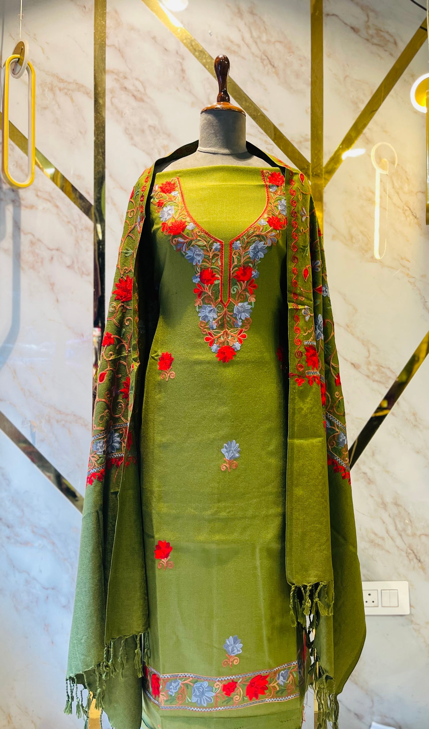 Kashmiri 🥶 winter pure suit (💯%handmade)