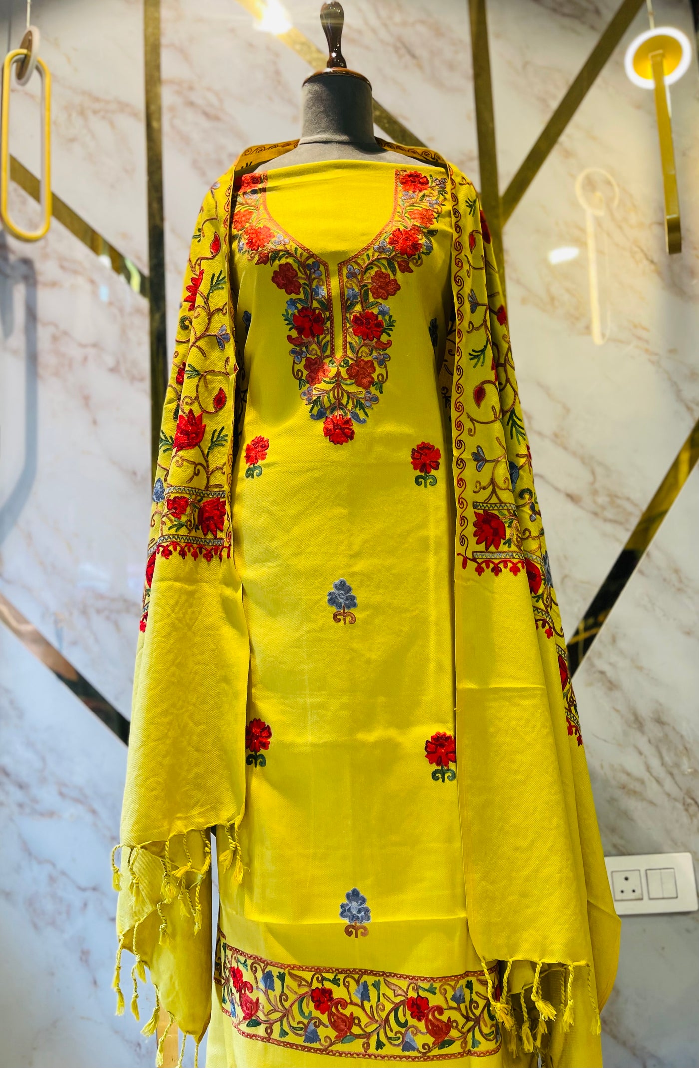 Kashmiri 🥶 winter pure suit (💯%handmade)