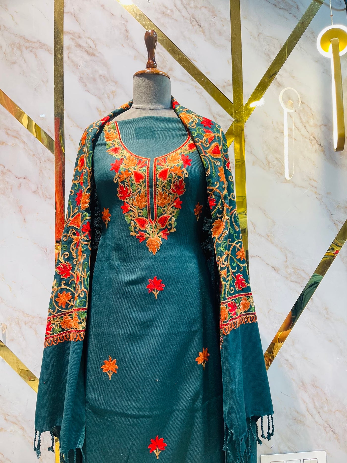 Kashmiri 🥶 winter pure suit (💯%handmade)