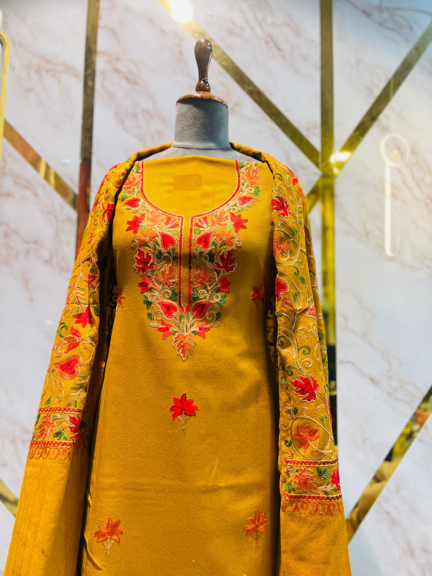 Kashmiri 🥶 winter pure suit (💯%handmade)