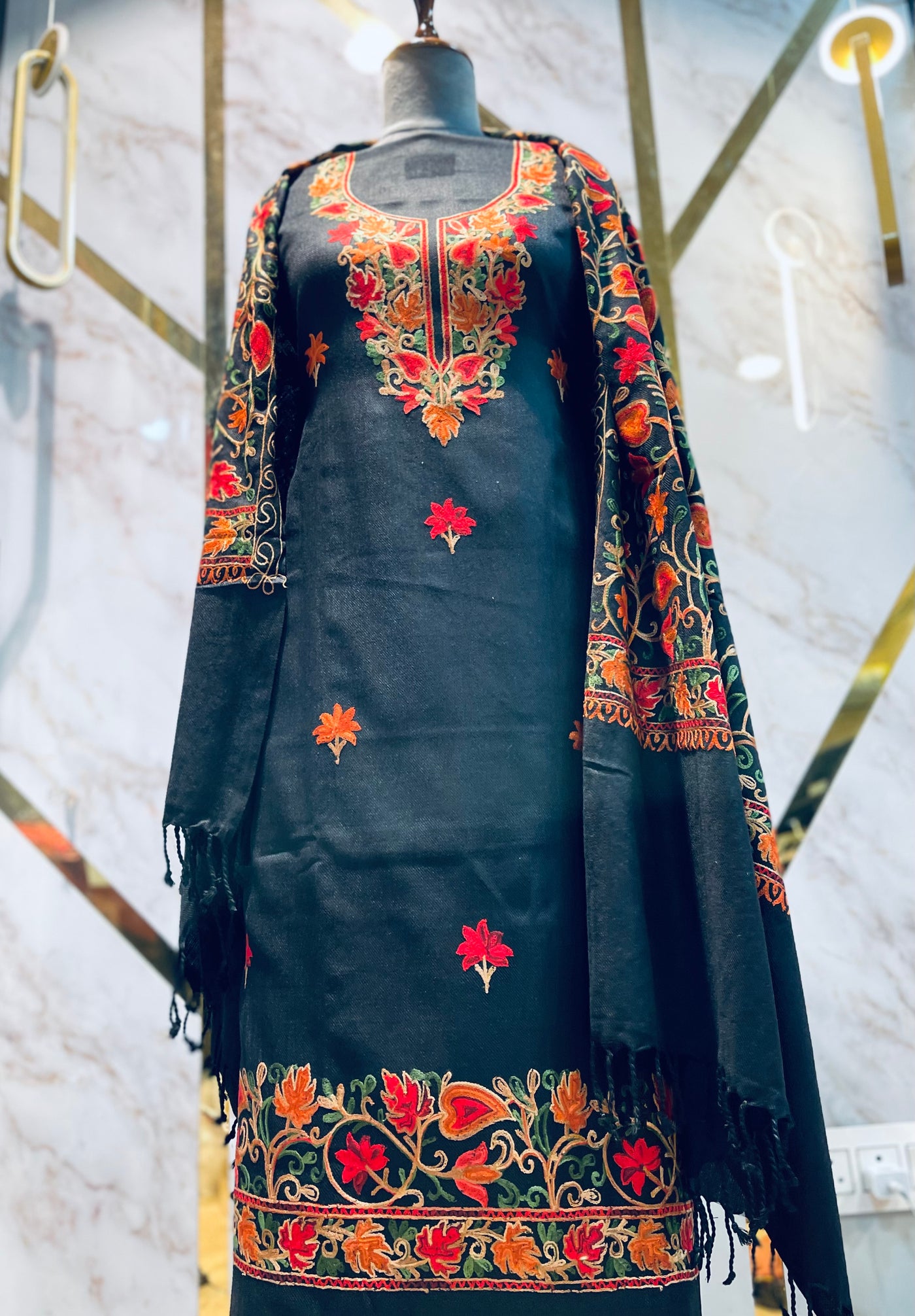 Kashmiri 🥶 winter pure suit (💯%handmade)