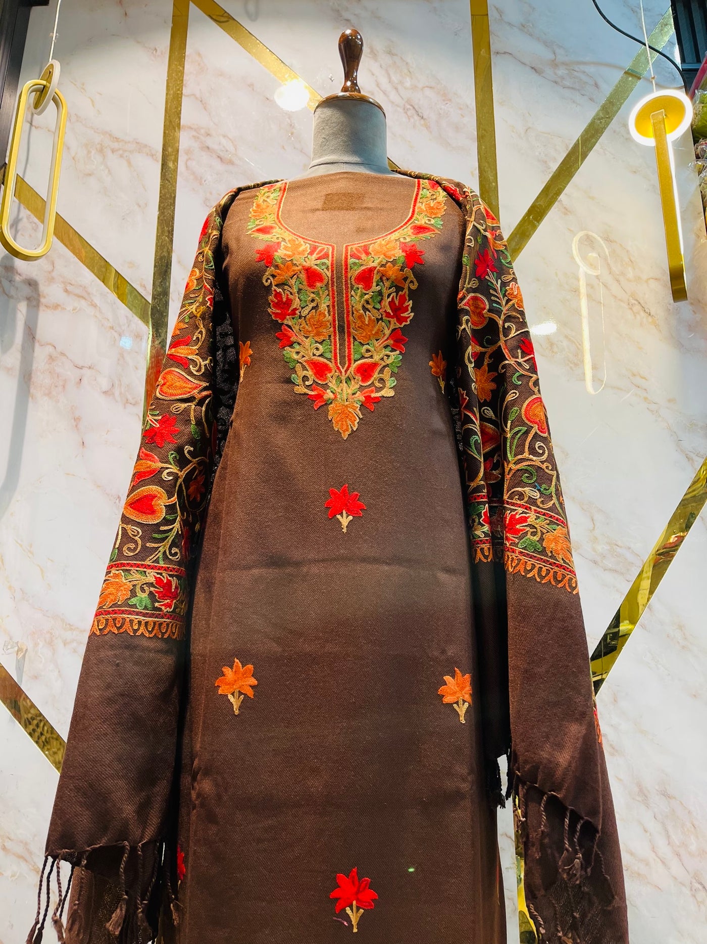 Kashmiri 🥶 winter pure suit (💯%handmade)