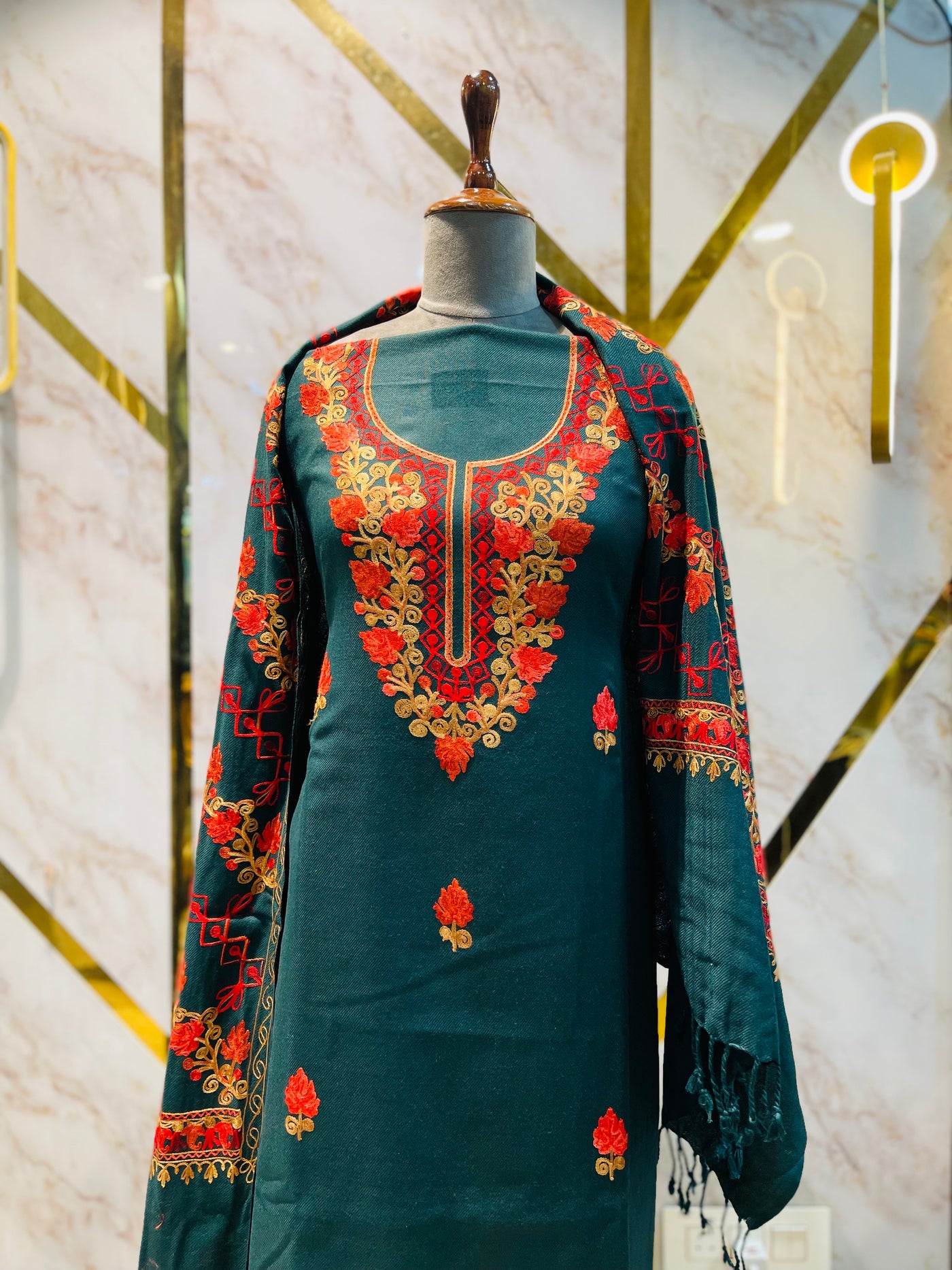 Kashmiri 🥶 winter pure suit (💯%handmade)