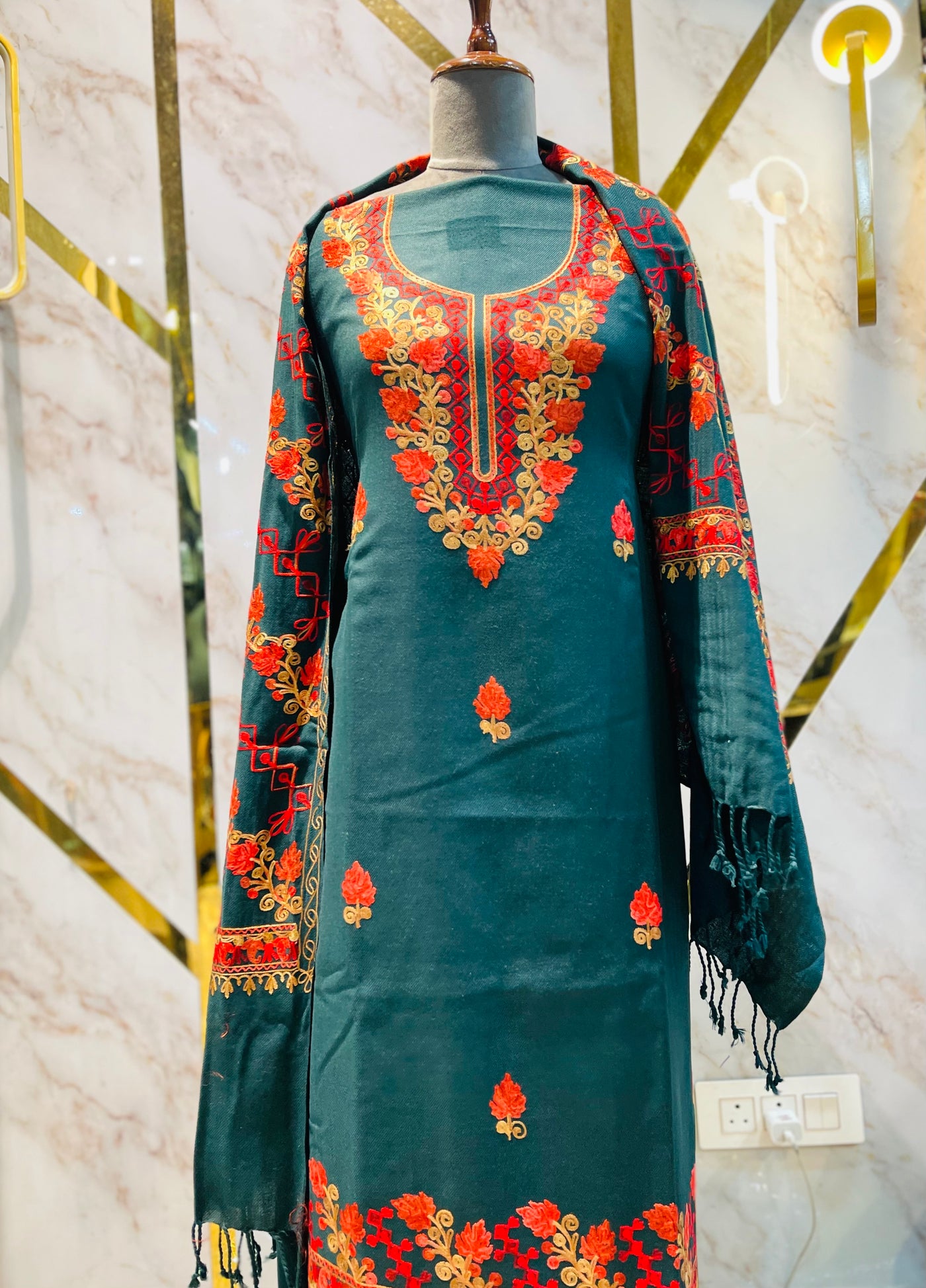 Kashmiri 🥶 winter pure suit (💯%handmade)