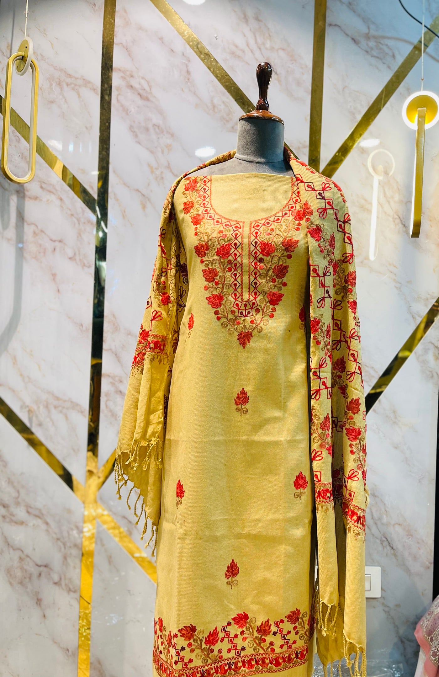 Kashmiri 🥶 winter pure suit (💯%handmade)