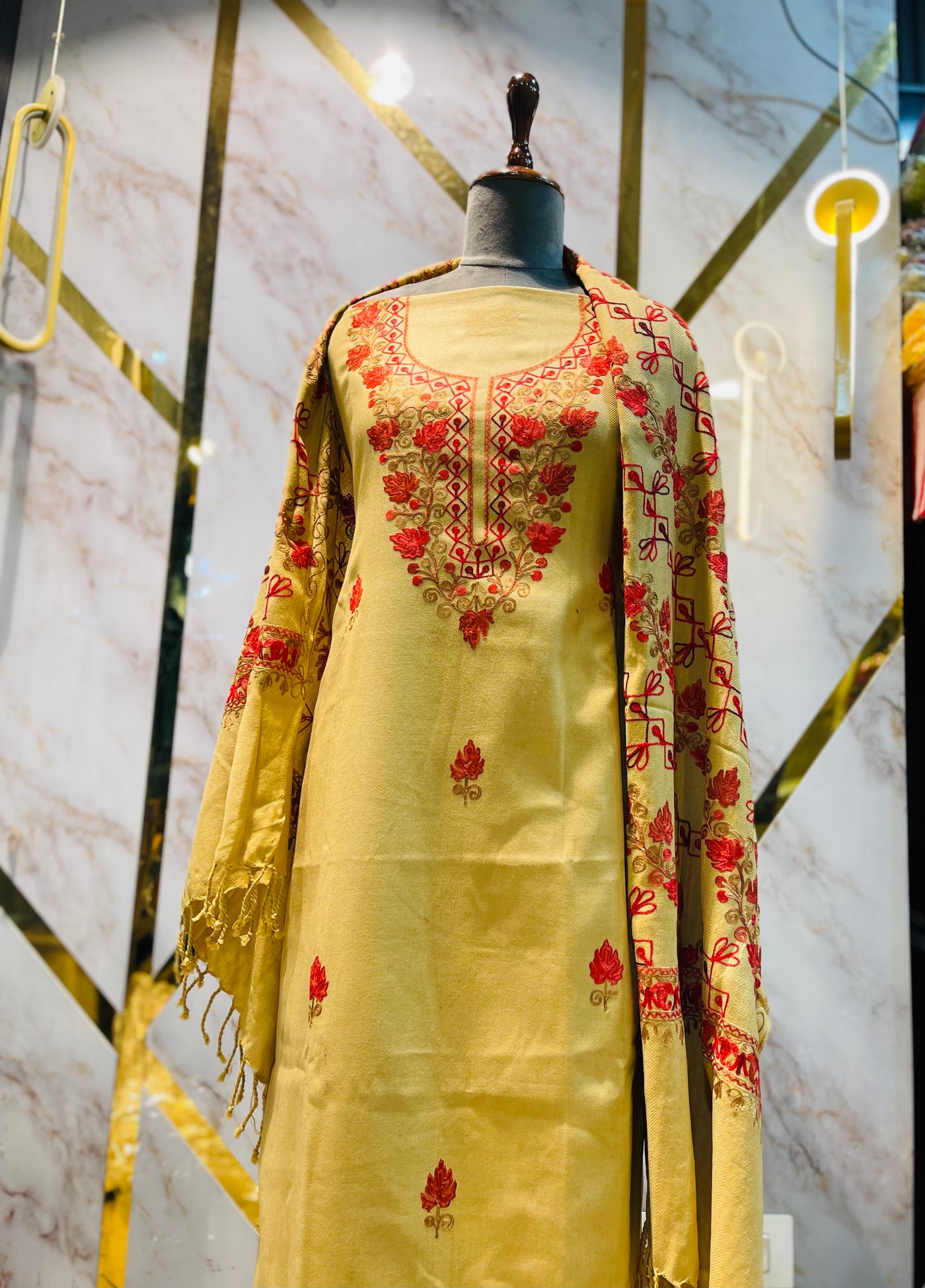 Kashmiri 🥶 winter pure suit (💯%handmade)