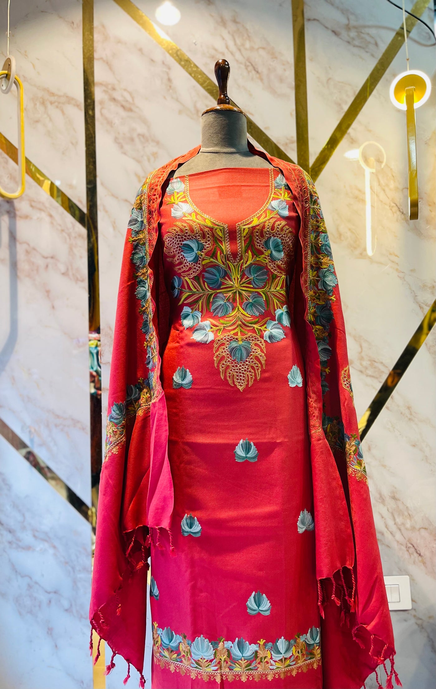 Kashmiri 🥶 winter pure suit (💯%handmade)