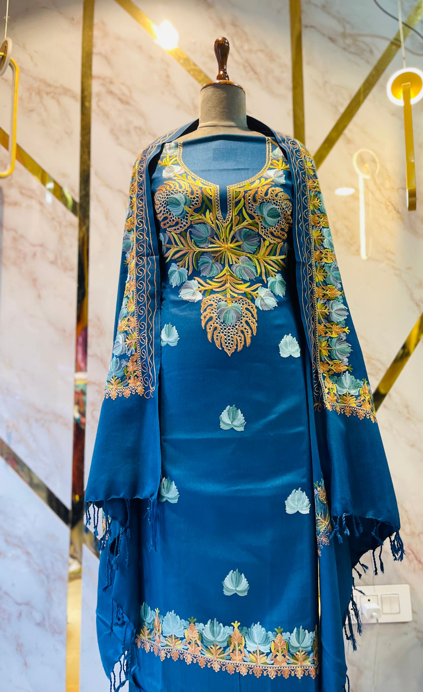 Kashmiri 🥶 winter pure suit (💯%handmade)