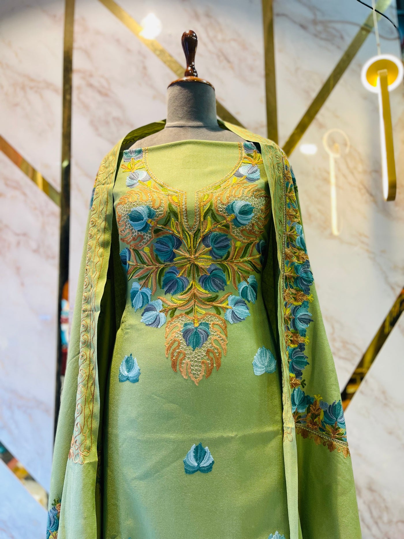 Kashmiri 🥶 winter pure suit (💯%handmade)