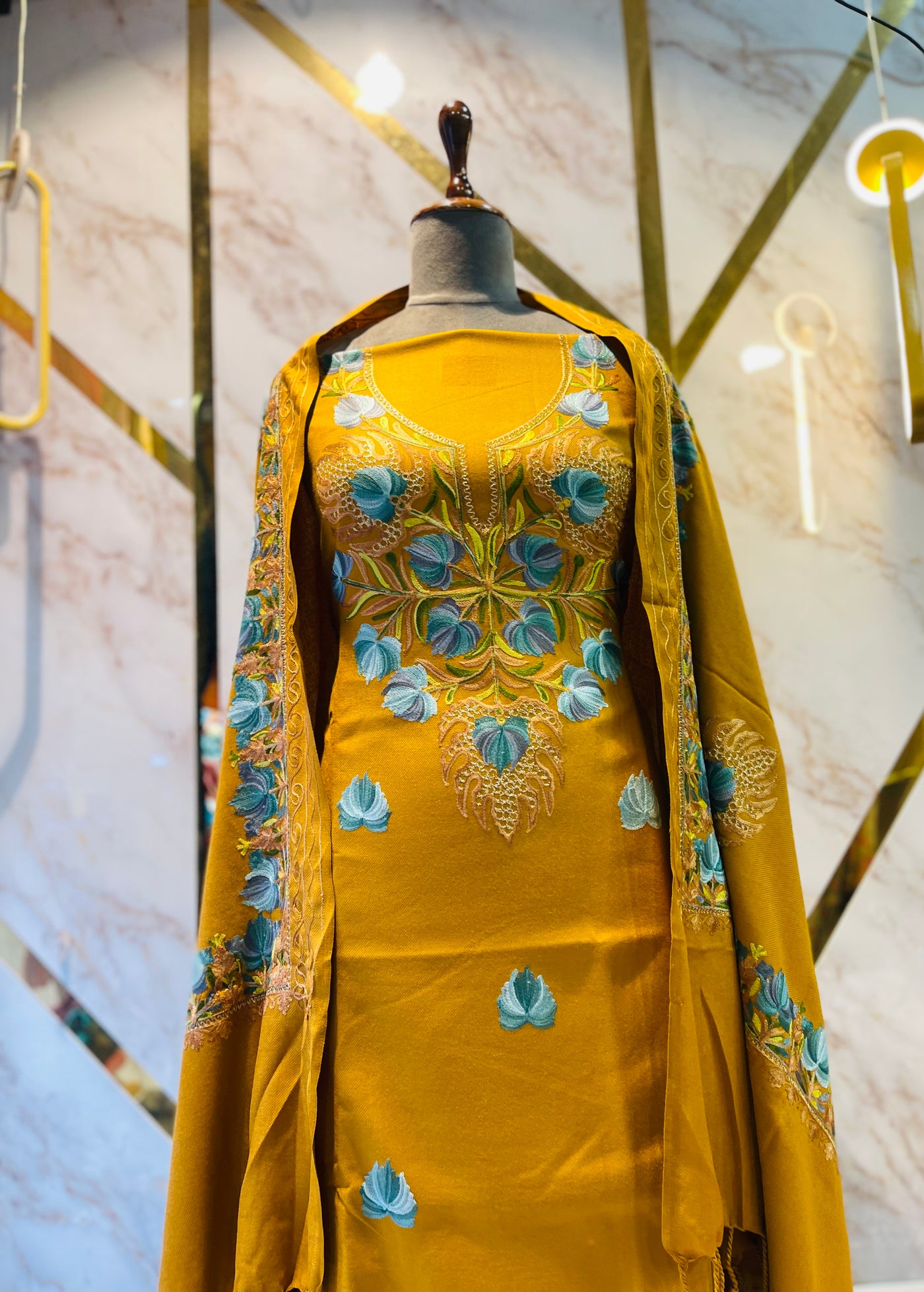 Kashmiri 🥶 winter pure suit (💯%handmade)