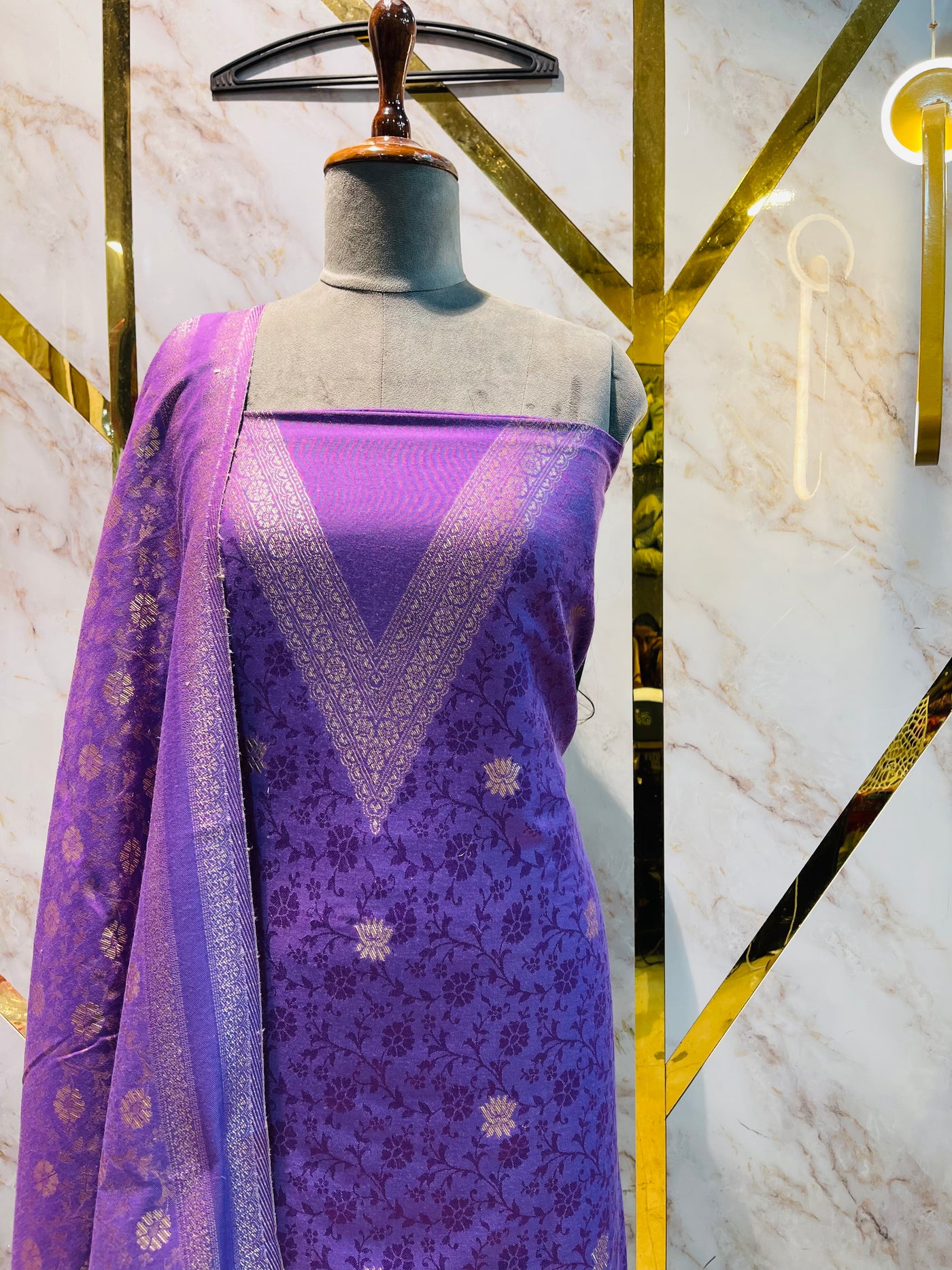 V neck Woollen party 🎉 suit 🥶