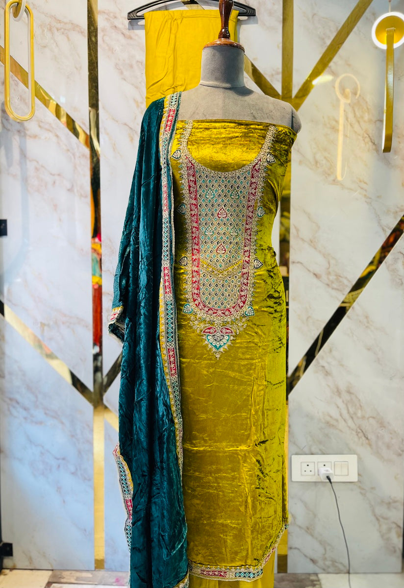 Premium makmal   velvet  🥶 suit