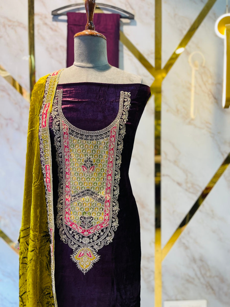 Premium makmal   velvet  🥶 suit