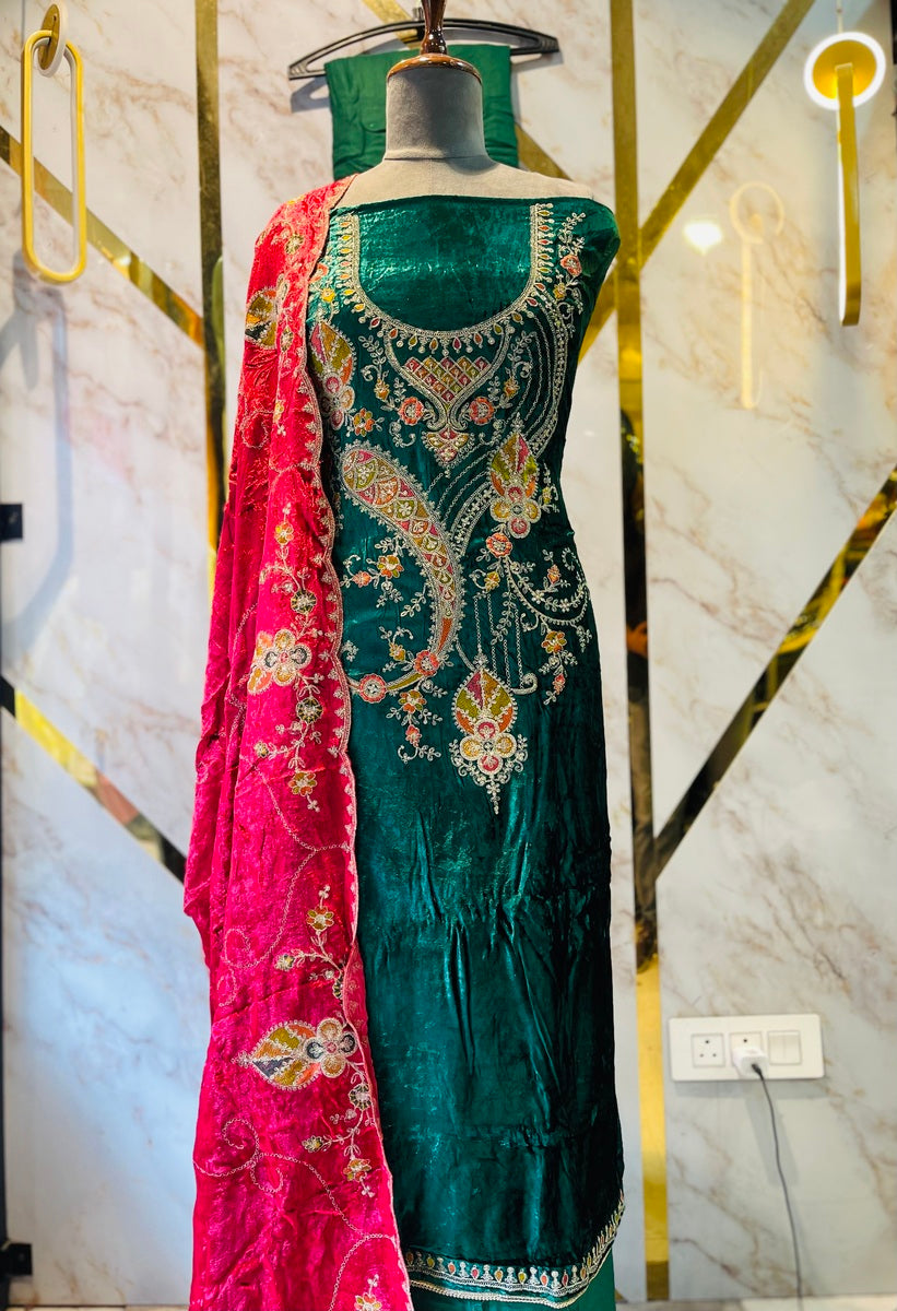 Premium makmal   velvet  🥶 suit