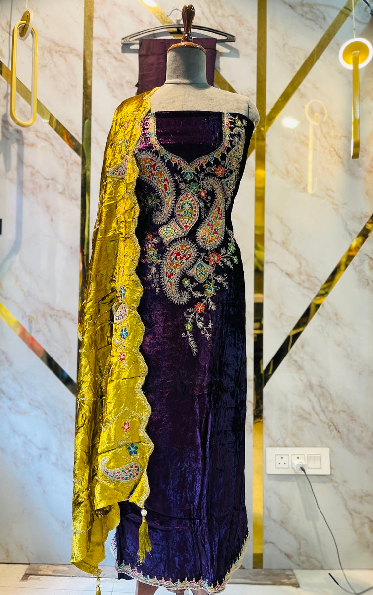 Premium makmal   velvet  🥶 suit