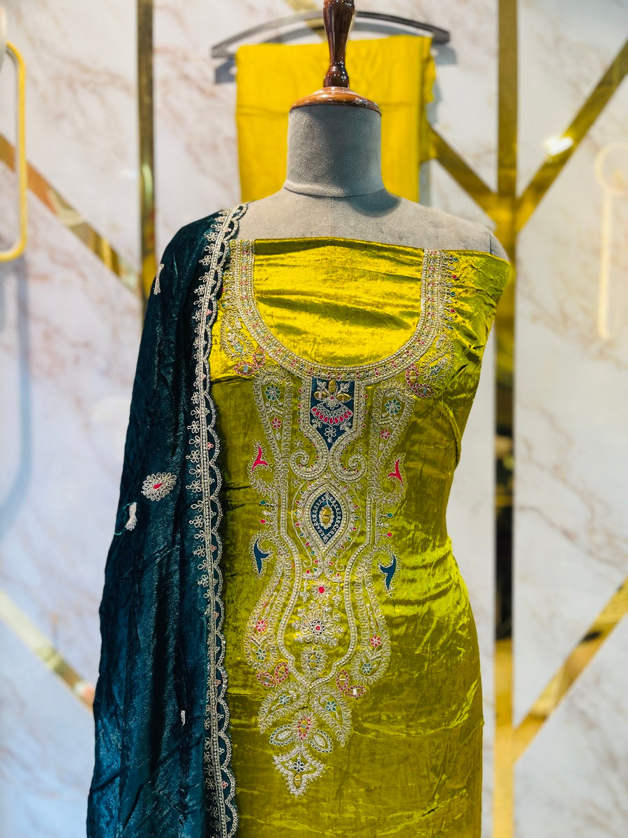 Premium makmal   velvet  🥶 suit