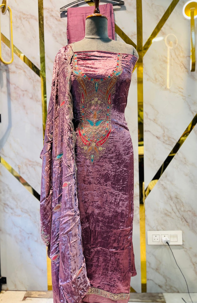 Premium makmal   velvet  🥶 suit