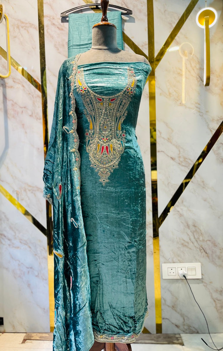 Premium makmal   velvet  🥶 suit