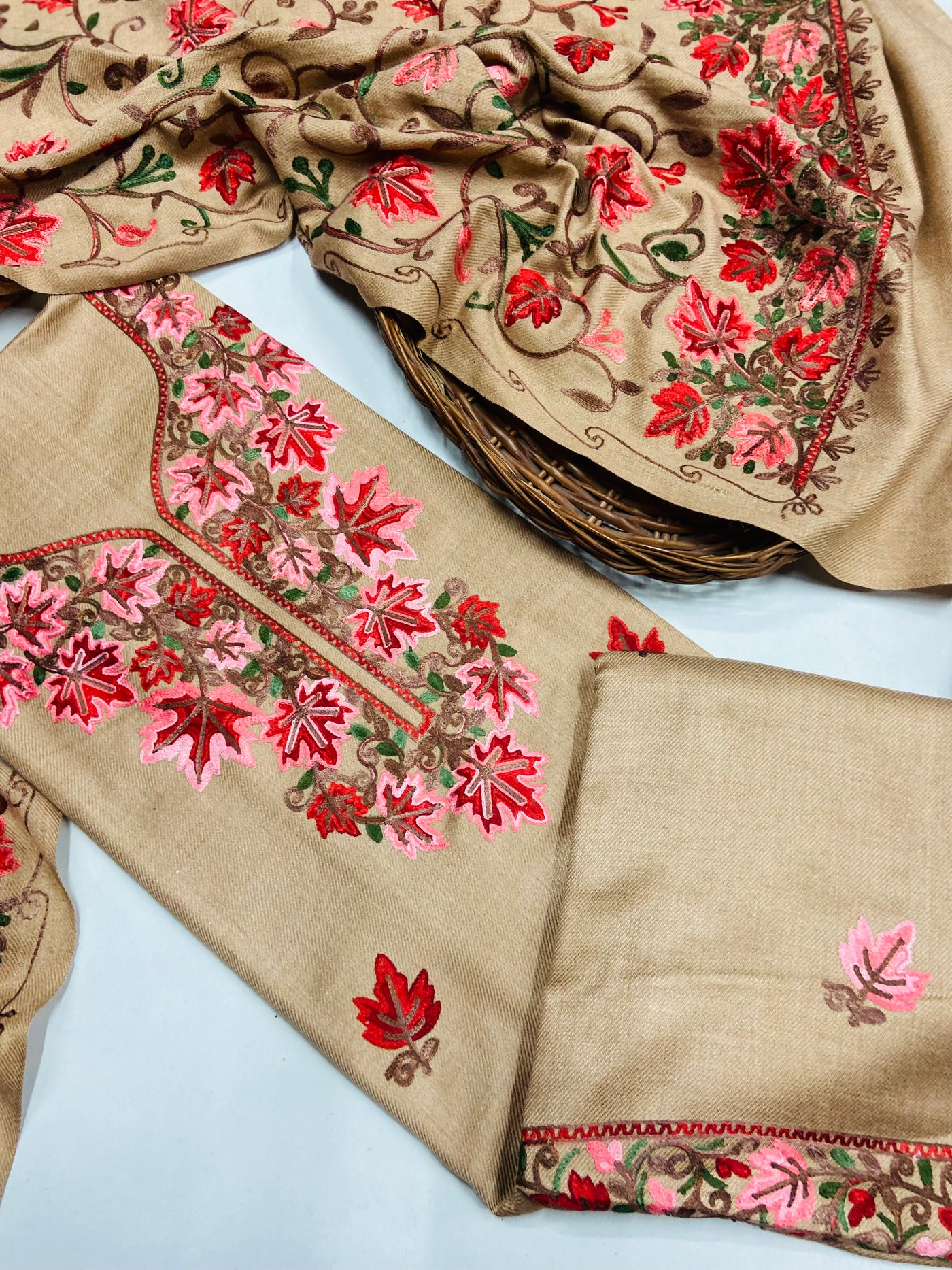 Kashmiri 🥶 winter pure suit (💯%handmade )