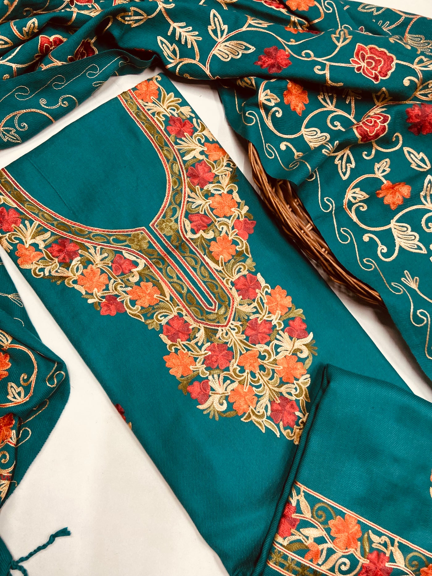 Kashmiri 🥶 winter pure suit (💯%handmade )