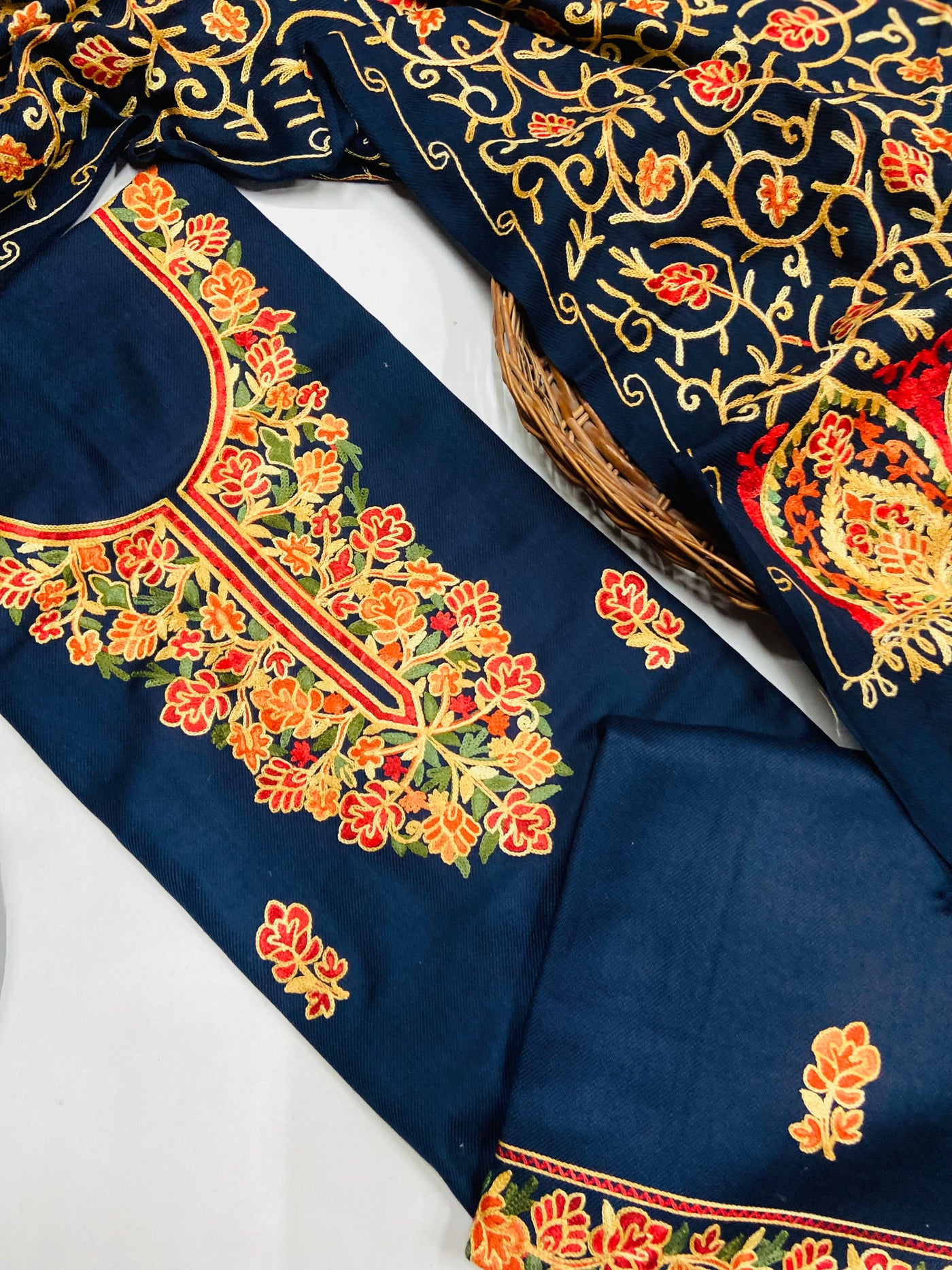 Kashmiri 🥶 winter pure suit (💯%handmade )