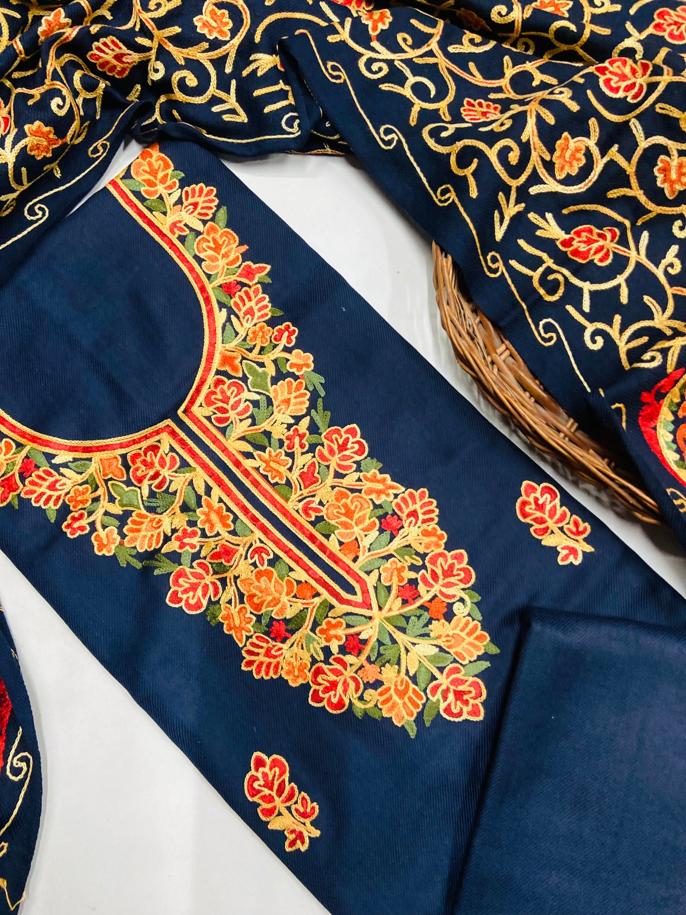 Kashmiri 🥶 winter pure suit (💯%handmade )