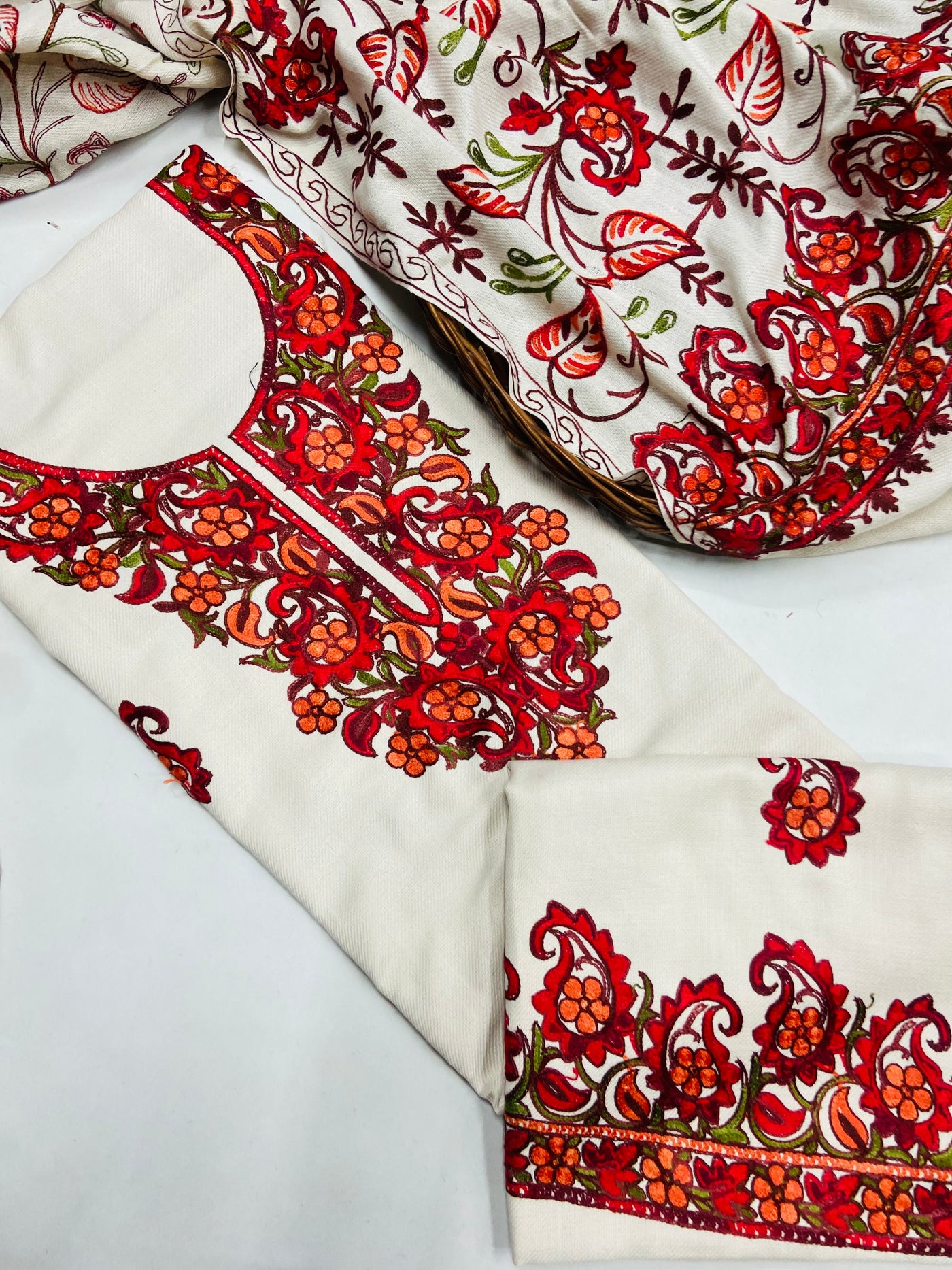 Kashmiri 🥶 winter pure suit (💯%handmade )