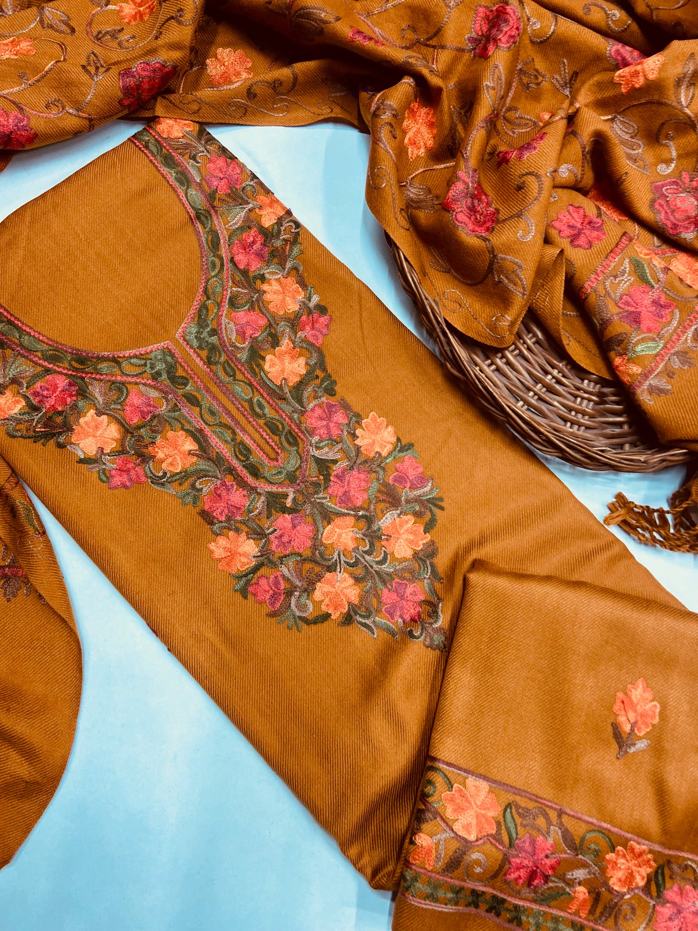 Kashmiri 🥶 winter pure suit (💯%handmade )