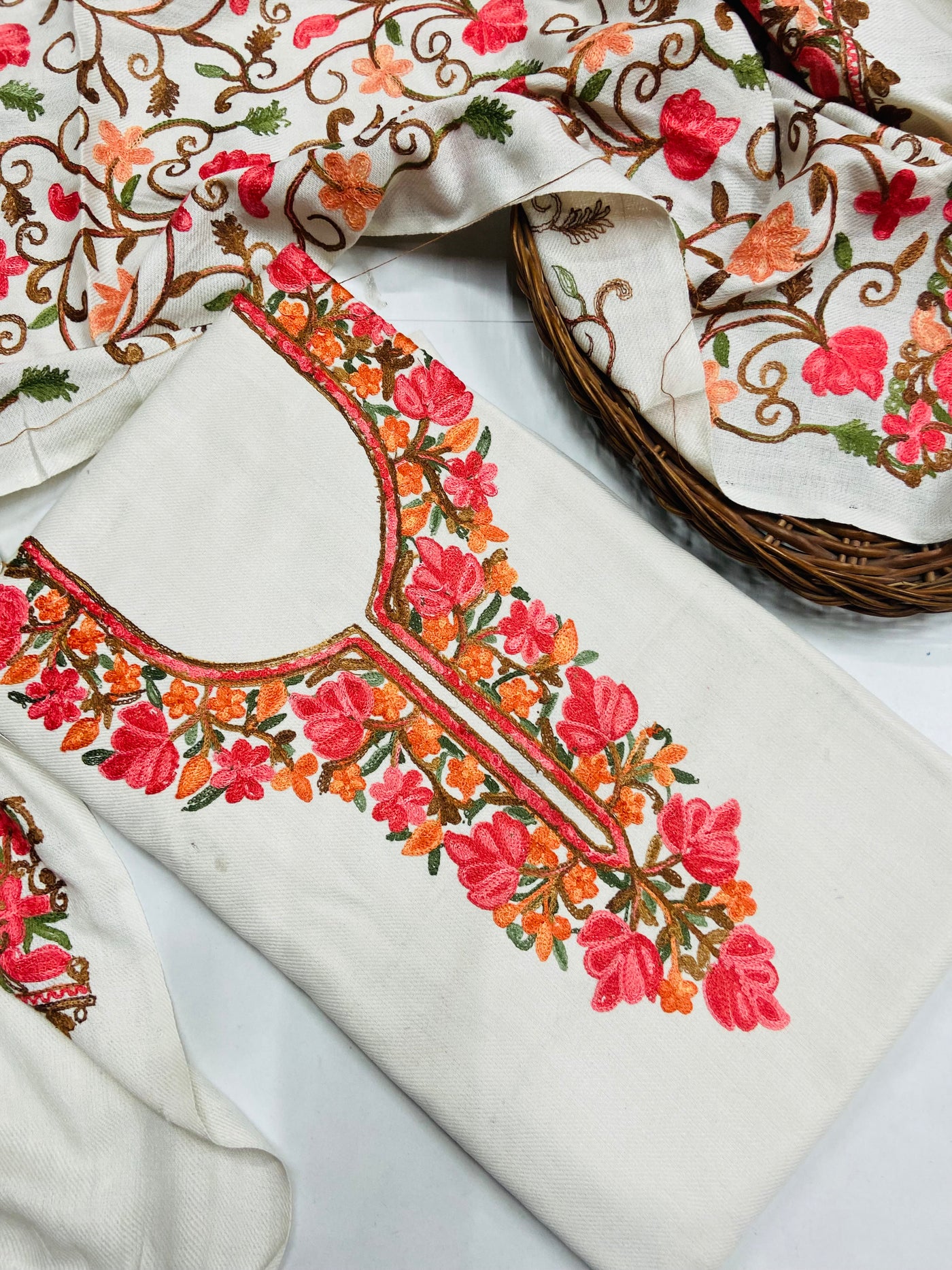 Kashmiri 🥶 winter pure suit (💯%handmade )