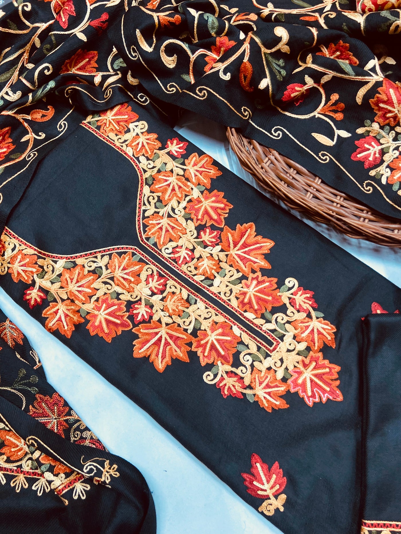 Kashmiri 🥶 winter pure suit (💯%handmade )