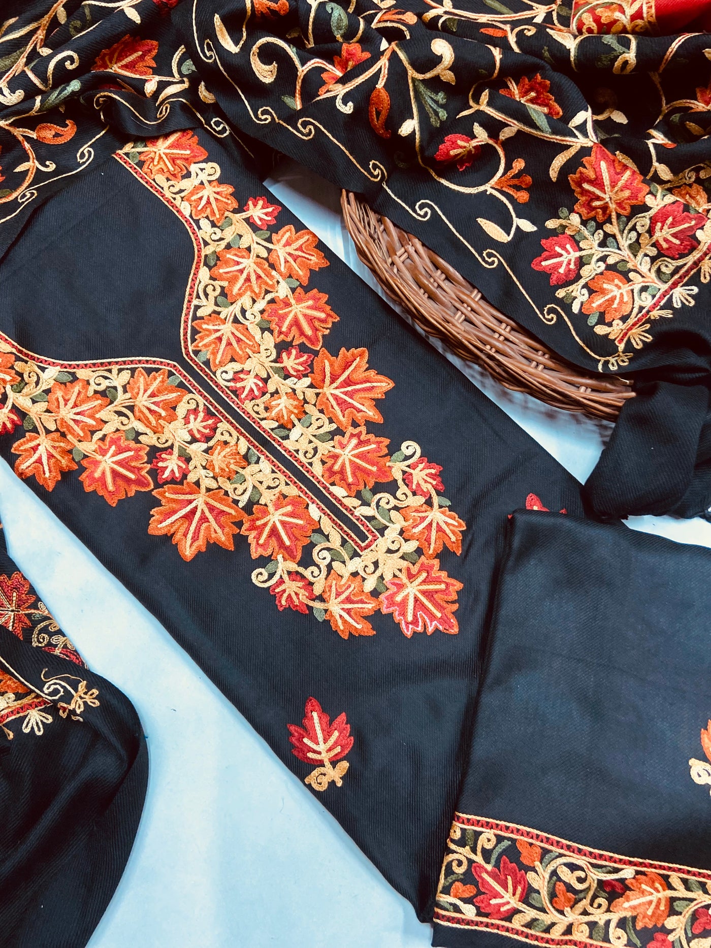 Kashmiri 🥶 winter pure suit (💯%handmade )