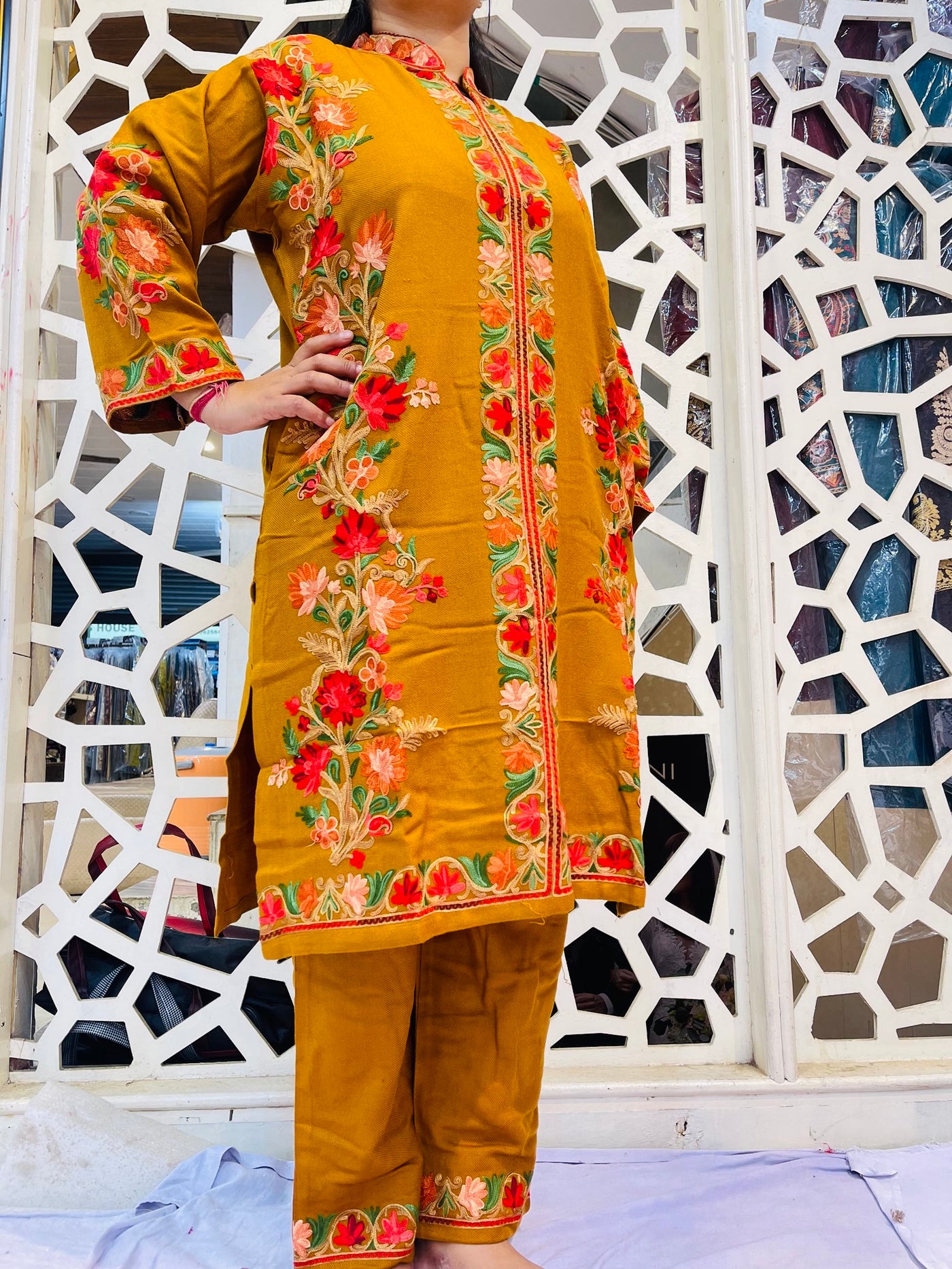 Beautiful Full Length Kashmiri winter 🥶 Ready made suit