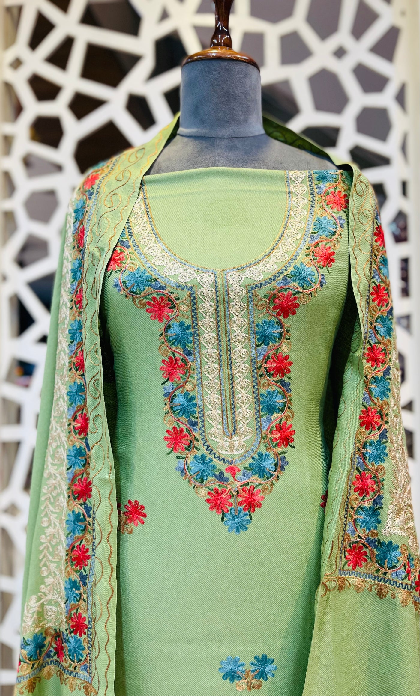 Kashmiri 🥶 winter pure suit (💯%handmade)