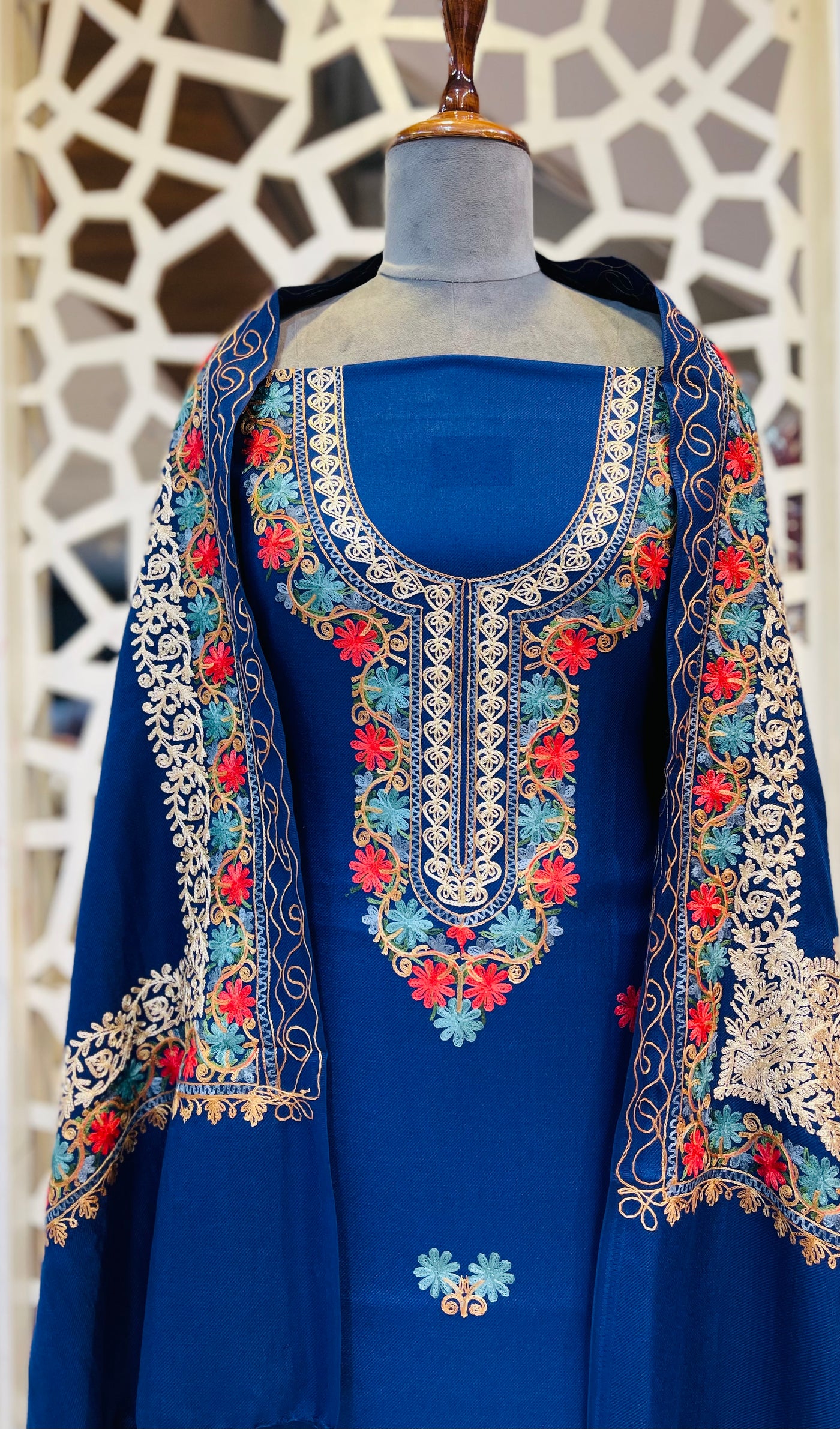 Kashmiri 🥶 winter pure suit (💯%handmade)