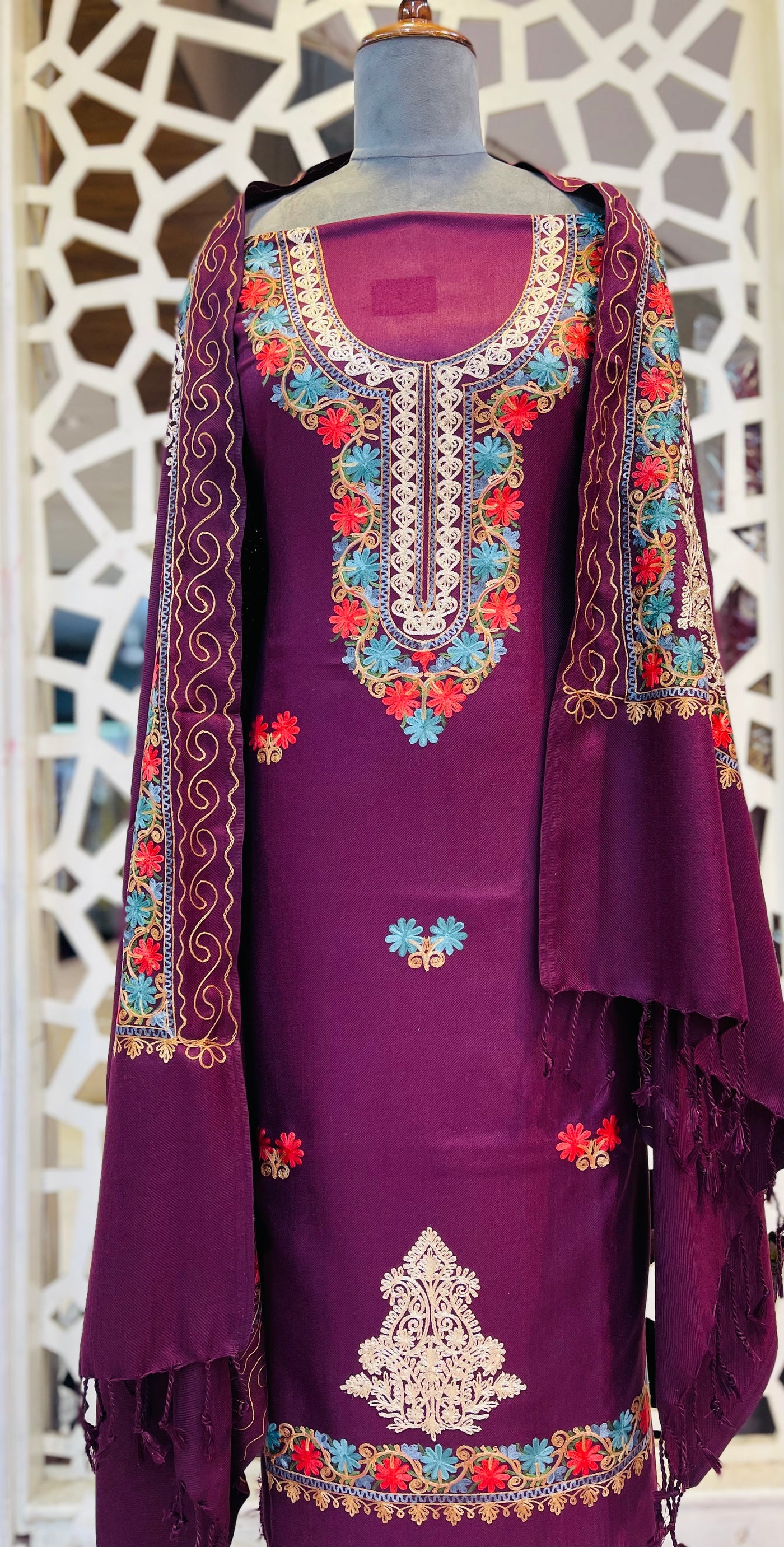 Kashmiri 🥶 winter pure suit (💯%handmade)