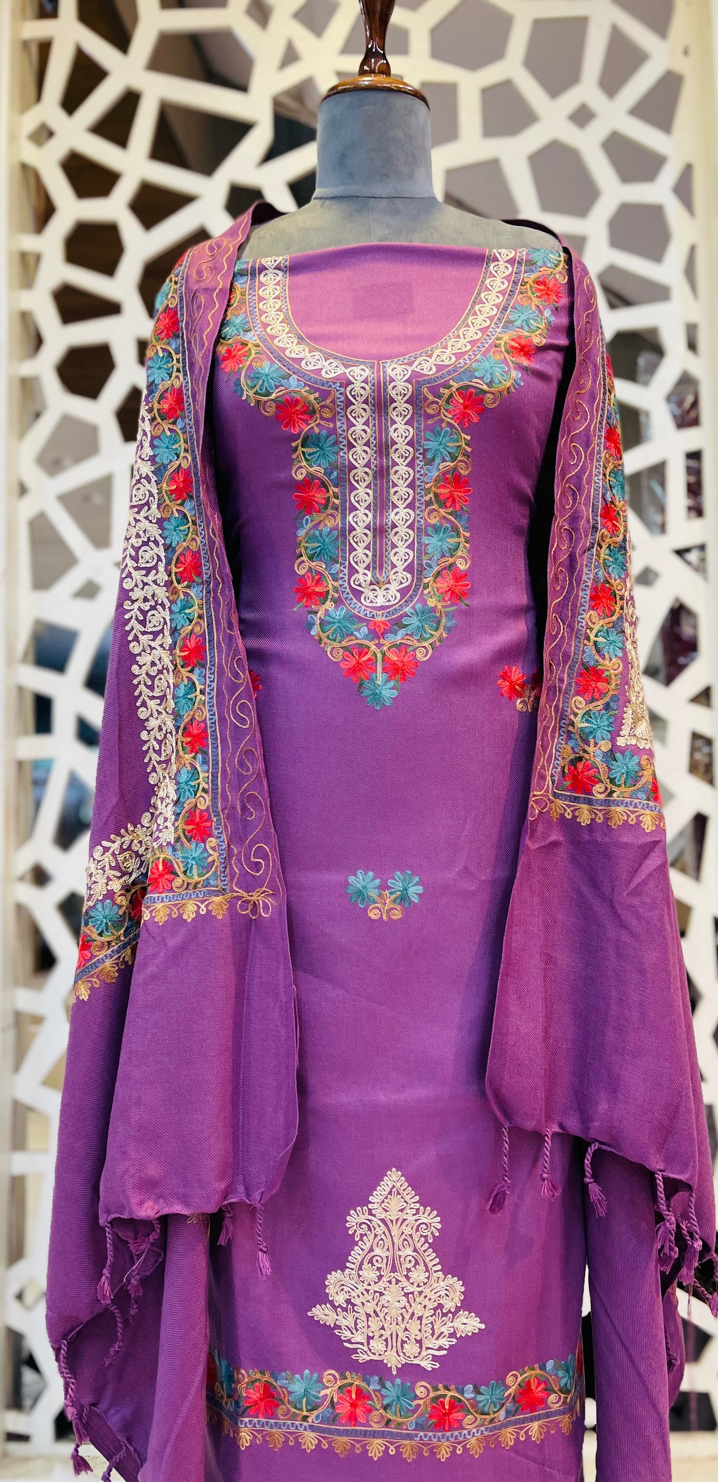 Kashmiri 🥶 winter pure suit (💯%handmade)