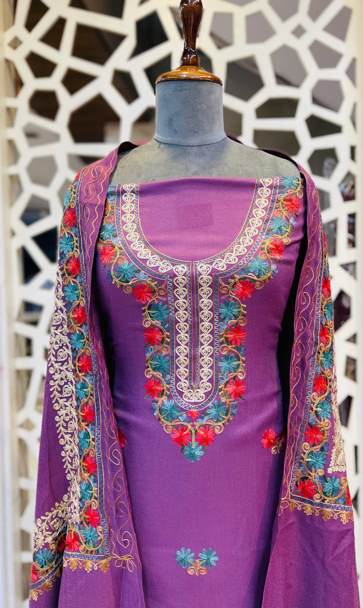 Kashmiri 🥶 winter pure suit (💯%handmade)