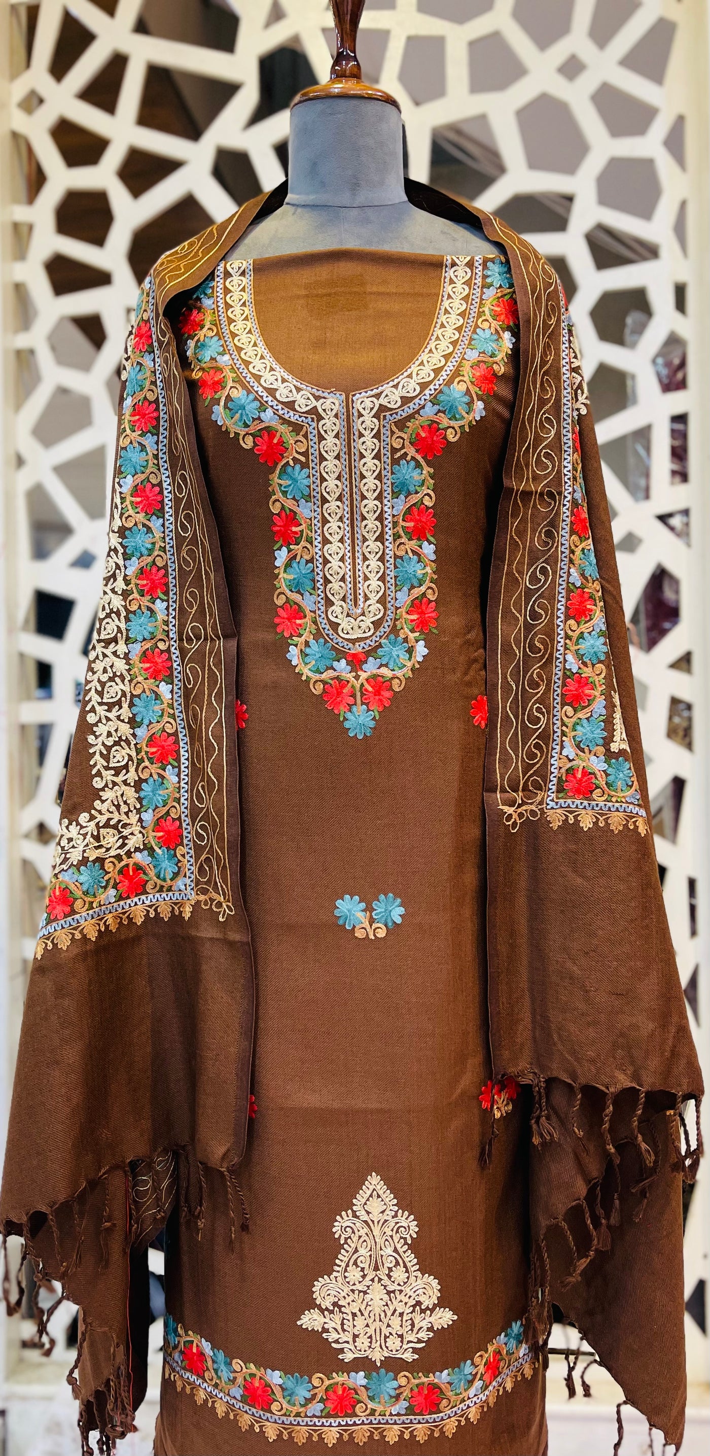 Kashmiri 🥶 winter pure suit (💯%handmade)