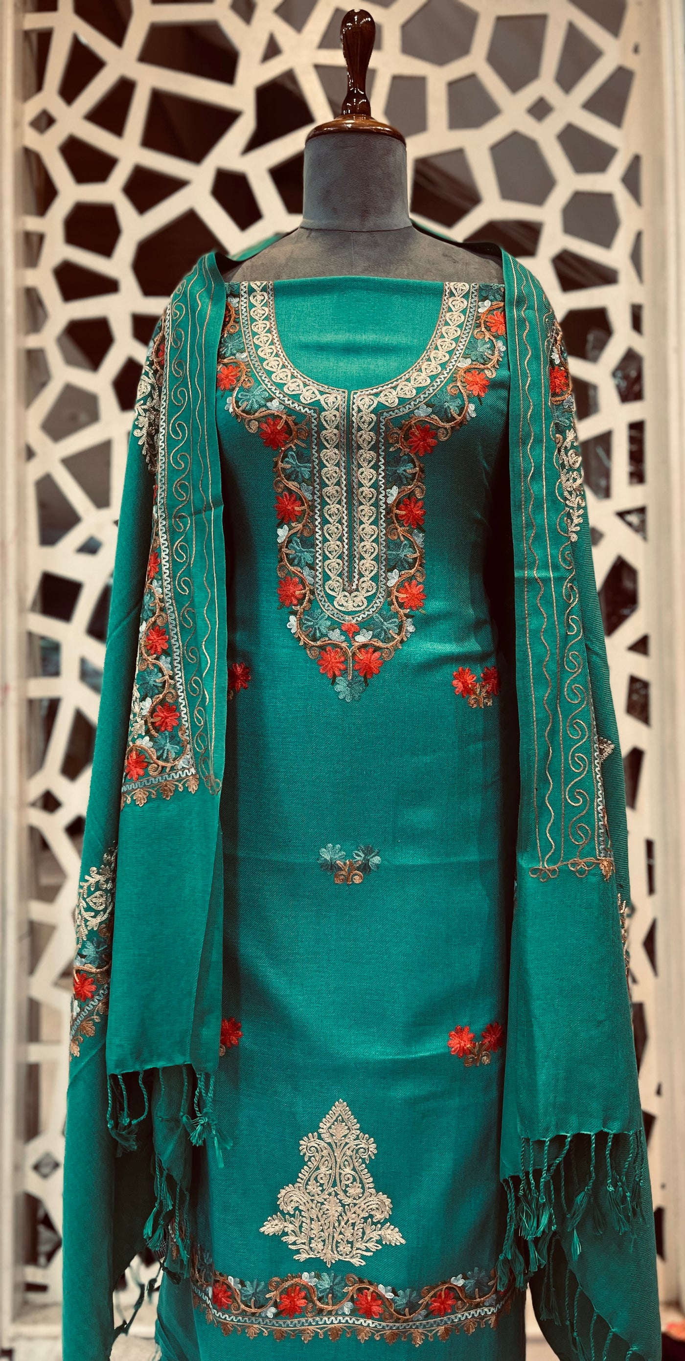 Kashmiri 🥶 winter pure suit (💯%handmade)