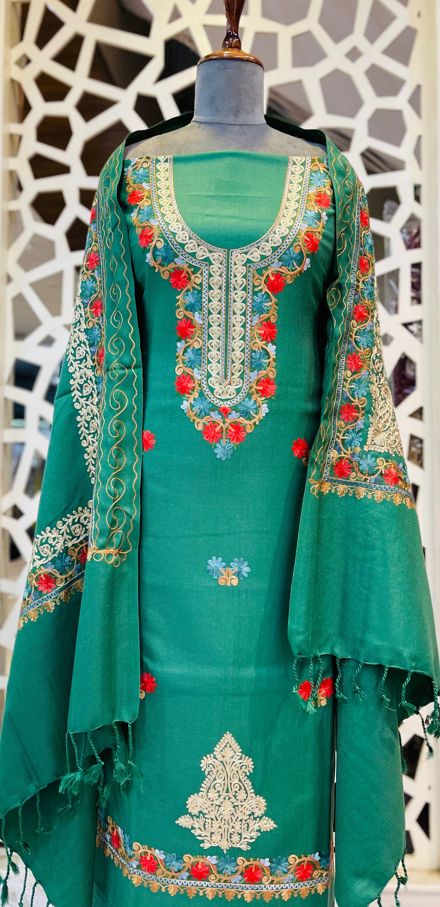 Kashmiri 🥶 winter pure suit (💯%handmade)