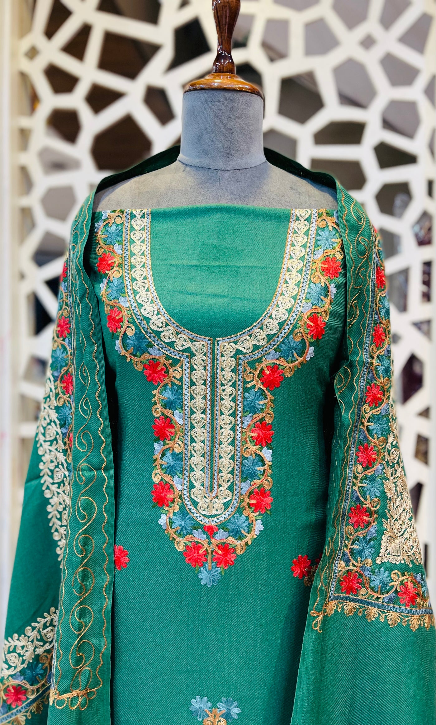 Kashmiri 🥶 winter pure suit (💯%handmade)