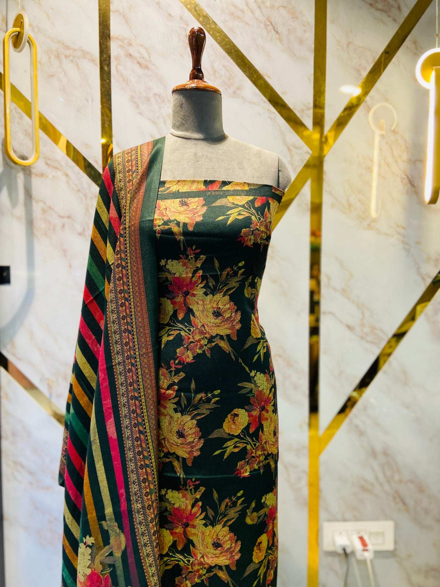 Premium Shimar Pashmina kani print Suit