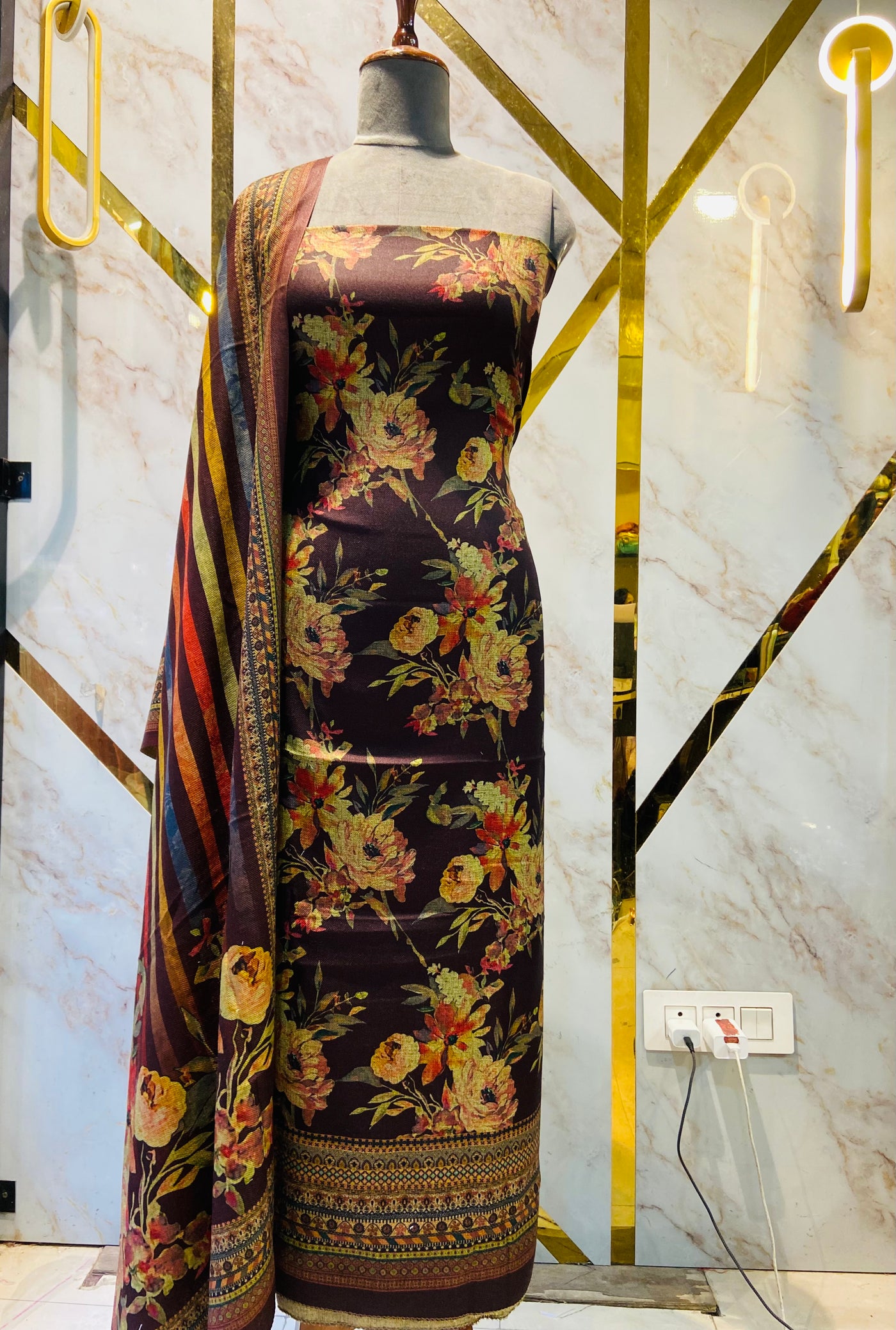 Premium Shimar Pashmina kani print Suit